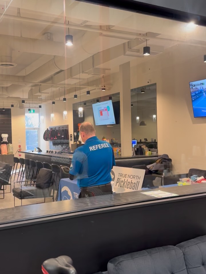 Kicking off Mayhem at The Forge by @truenorthpickleballtour 🔥
Bar is open - Coffee bar brewing @pasmalcafe_
Wishing all of our members and athletes the best of luck throughout the weekend!
🔥 #pickleball #ottawapickleball #theforgepickleball