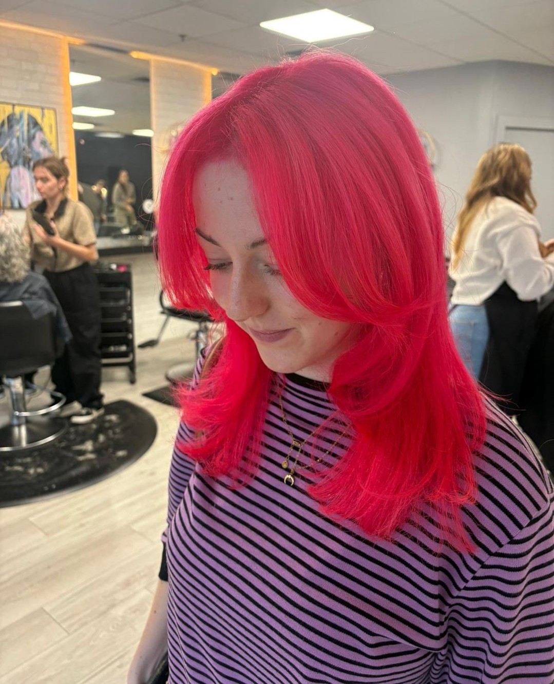 Obsessed with this bright pink transformation by Carly š The perfect mix of bold and playful!ā
ā
Thereās still time to catch our March promotion, book your appointment now āØā
ā
March Promo Includes:ā
⢠Complimentary consultationsā
⢠10% off hair purchasesā
⢠25% off extension installationā
ā
We š¤ Hairā
ā
#BurnabyBC #BurnabyHairSalon #Burnaby #VancouverHairSalon #HairInspo #HairStylists #Joico #KevinMurphy #HairExtensions #BrentwoodMall #TheAmazingBrentwood #BrentwoodBurnaby #selflove #selfcare