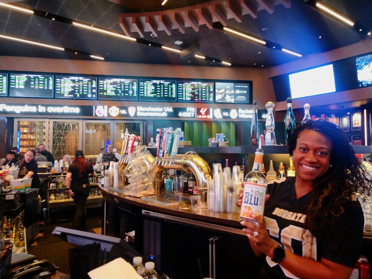March Madness is HERE ๐๐ฅ
Catch every game with Steel Blu Vodka now pouring at
๐ Ocean Casino โ Gallery Bar
๐ Borgata โ BetMGM Bar
First tip-off to the final buzzerโฆ weโve got your drink covered. #marchmadness