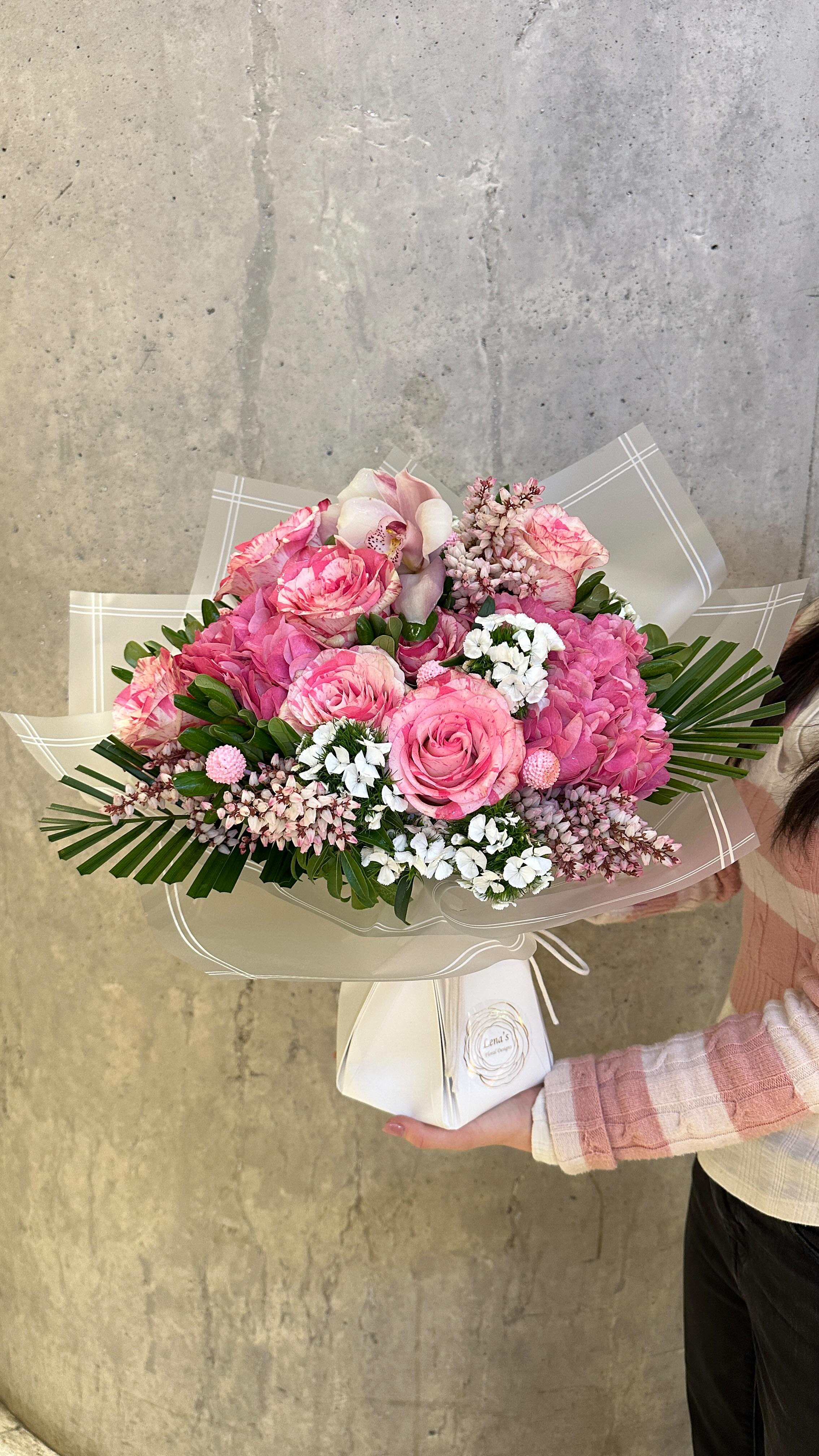 All our bouquets are ready to gift. Feel free to email us if you’re looking for something temporary, a custom arrangement, or a transportable bouquet.
#freshflowers #bouqet #flowershop #torontofloral