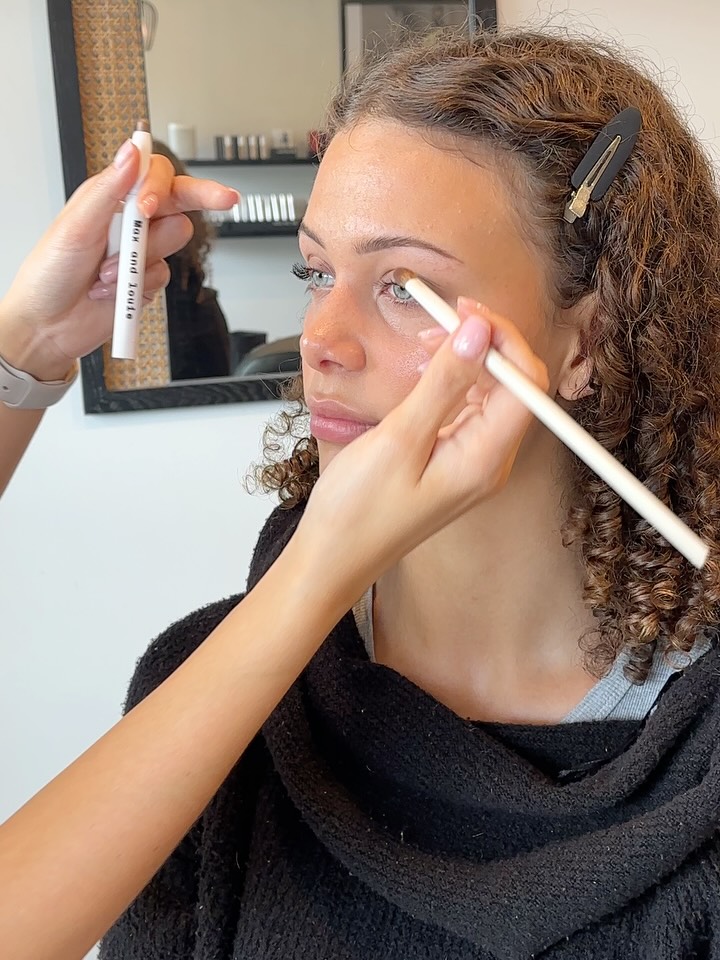 Makeup artists know what’s good ✨
From skin prep to final touches, you’ll find Max & Louie tucked inside MUA kits all over Aotearoa 🤍
If you’re a NZ makeup artist and want in, send us a DM or email to apply for our pro discount xx
#MaxAndLouie #NZMakeupArtist #SkinPrep