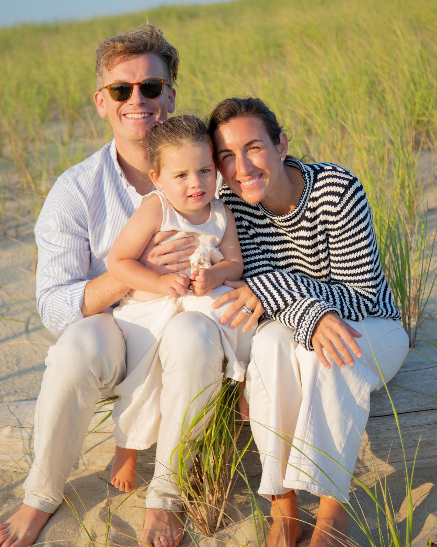 Thinking back to this beautiful late summer family + friend sunset session on smithβs as the wind and rain rage on tonight
