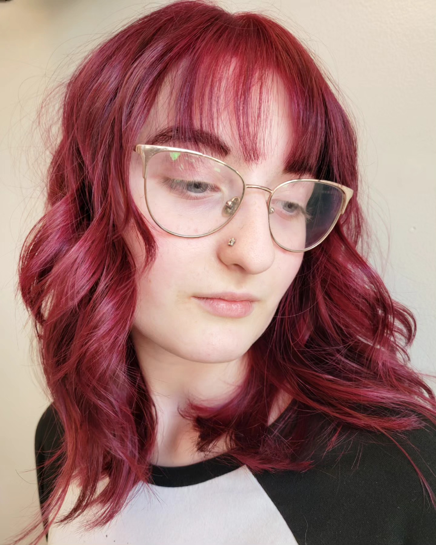 From faded purple to fierce red...what a transformation!
This deep, rich red not only enhances her skin tone but brings out so much shine and dimension. We also added bangs for a bold, fresh vibe...total game-changer!
My little secret for redheads I like to do, to make their color even more complementary....color👏those👏brows👏
Pro tip: If you’re thinking of going red, keep in mind reds need a little extra TLC to stay vibrant. Color-safe shampoo, color refresh conditioner, cool water are your best friends!
What do you think of this look, would you ever go red? Drop a comment below and tag a friend who needs a hair makeover!