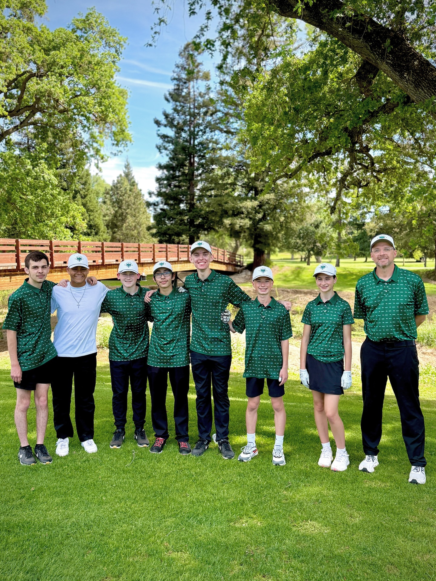 GOLF MATCH RECAP:
Congrats to the team for taking first place in the league match on Wednesday! Clayton scored the best round in the league with Stadtmiller taking second! Way to go Eagles! ⛳️🦅