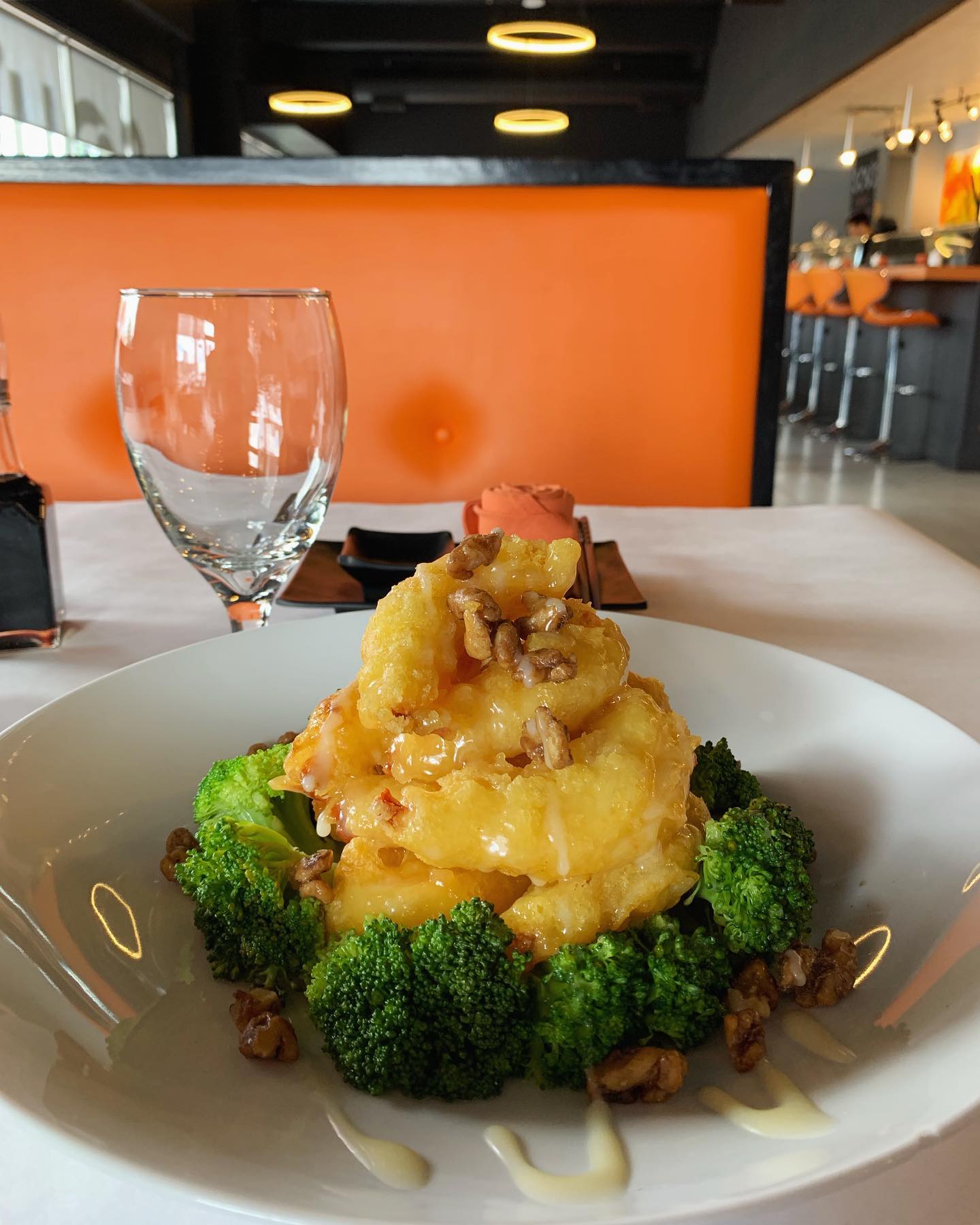 Honey walnut shrimp like you’ve never had it before. 🍯 🍤 🤤
*
*
*
*
*
*
*
#Utah #Murray #801 #Views #SLC #SaltLakeCity #Yelp #UtahRestaurants #YelpSLC #Foodie #Like #July #Sushi #Sake #Fishing #Drinks #Instafood #Foodgasm #TGIF #Fridays #GrubHub #UtahGrubhub #Delivery #Weekend #SundayFunday #Healthy #Contemporary #NoFilter #AllNatuchurale #modellife