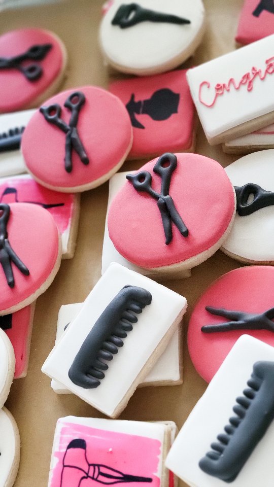 All accomplishments deserve a celebration. The hard work and dedication it takes to graduate should be cheered with cookies. Always cookies.
.
.
#localbaker
#cosmetologyschool
#graduationcookies
#cookies
#cookiedecorator