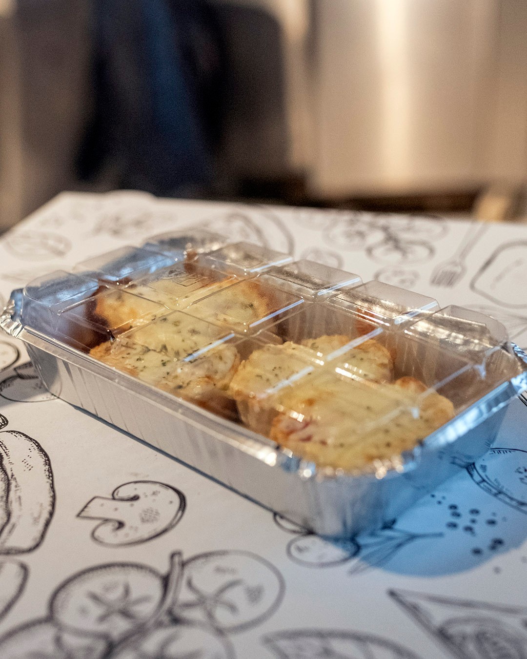 Esta encomenda vai com o nosso famoso pão de alho. A sua também?
🍕 As melhores pizzas de Leça da Palmeira, o mesmo sabor a mesma tradição agora com o nome Milgusto.
Estamos à sua espera !
🛵 Take Away e Delivery 229961403
ou aceda ao nosso site e faça a sua encomenda em:
www.milgusto.com/
#Milgusto #LeçaDaPalmeira #Pizzalovers #pizza #pizzaria #pizzeria #Restaurante #Pizzaiolo #Delivery #Takeaway #ComerEmLeça #Porto #focaccia #saladas #massas