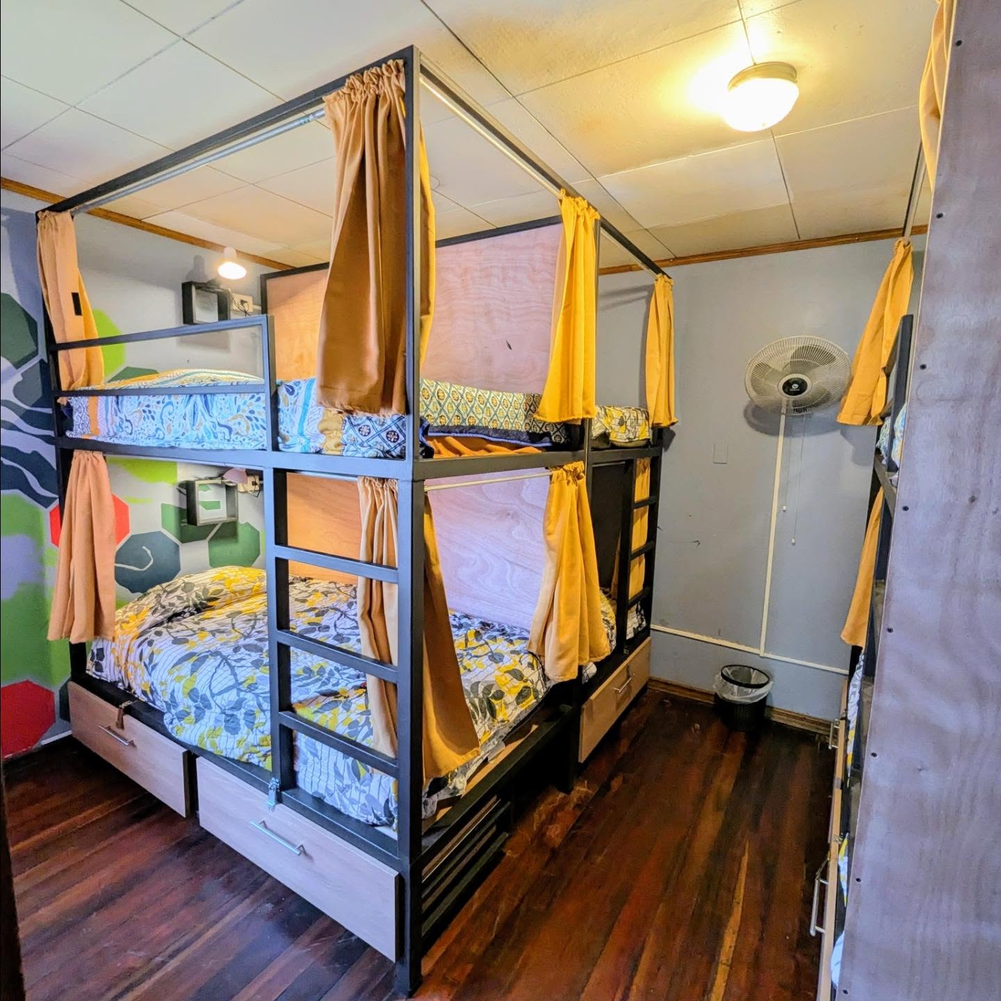 Happy to present you the new bunk beds of our 6 bed mixed dorm room ✌️ all beds are equipped with their own reading lamp, socket, privacy curtains and locker.
#puravida #mangiferahostel #greciacostarica #dorm #hostellife #hostelsoftheworld #hostelcostarica