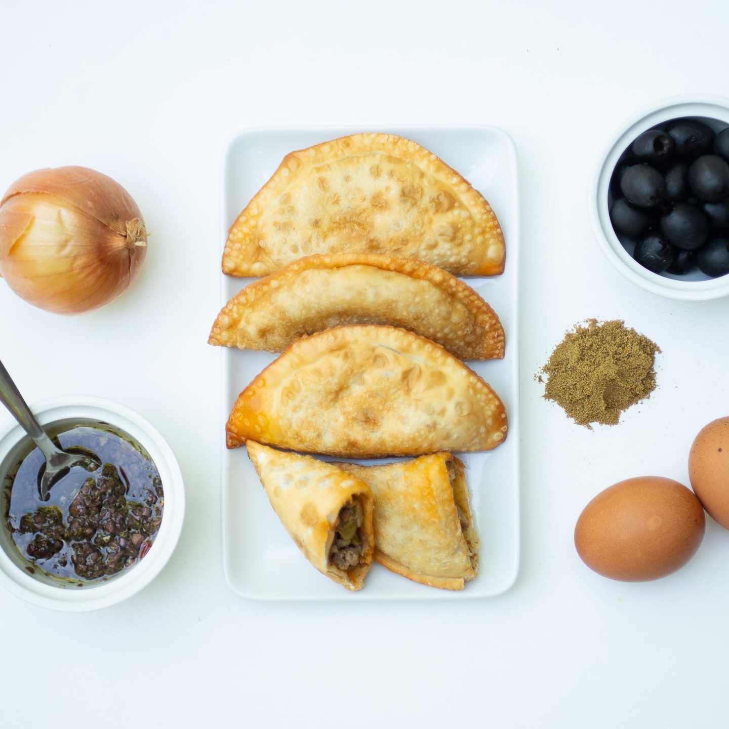 🤤 You can smell this post through your phone 👀
@thechurrostop has been bringing the magic of Argentina’s street food scene straight to the streets of Manitoba!
This small, family-run biz is rooted in tradition, using cherished recipes from Córdoba to create those golden, crispy, cinnamon-sugar bites we all can’t get enough of.
🎟️ LAST CHANCE 🎟️
🐦 Grab your EARLY BIRD ticket to secure your FREE strawberry or spider plant from @vandermeer_greenhouses
*Choice of plants is first come, first served*
Don’t sleep on it!
🐦 EARLY BIRD tickets are 90% SOLD OUT!
🚨 General Admission tickets are 50% SOLD OUT!
***********************************************
✨ MARKET DETAILS ✨
📍 Red River Exhibition Place
📆 April 17 – Early Bird
📆 April 18 – General Admission, Saturday
📆 April 19 – General Admission, Sunday
***********************************************
👇 Here’s what’s waiting for you 👇
🎨 170+ incredible Canadian makers
🤳 Iconic selfie wall
🎵 Live DJ
🥂 Sip + shop (cheers!)
🍔 Food trucks for snack + fuel
📸 @momentbox photo booth keepsakes to remember your day
👧 Kids 12 & under FREE (Sat + Sun)
🚗 Free parking… because we love you!
💡 Pro tip: bring your tote, bring your friends, bring your spring energy! 🌷