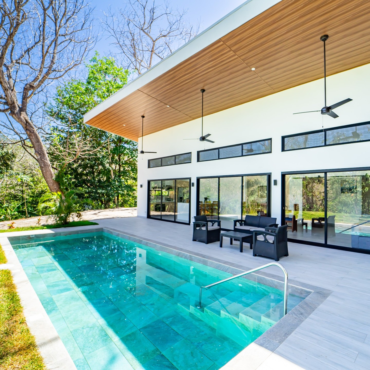 🐒🌳 Welcome to the new Jungle Manor, our tropical oasis in the heart of Samara Woods and 5 minutes away from the beach! This home offers a luxurious getaway in a stunning natural setting.
#paradise #vacationscostarica #samarabeach #costarica #adventure #naturecostarica #managemyproperty