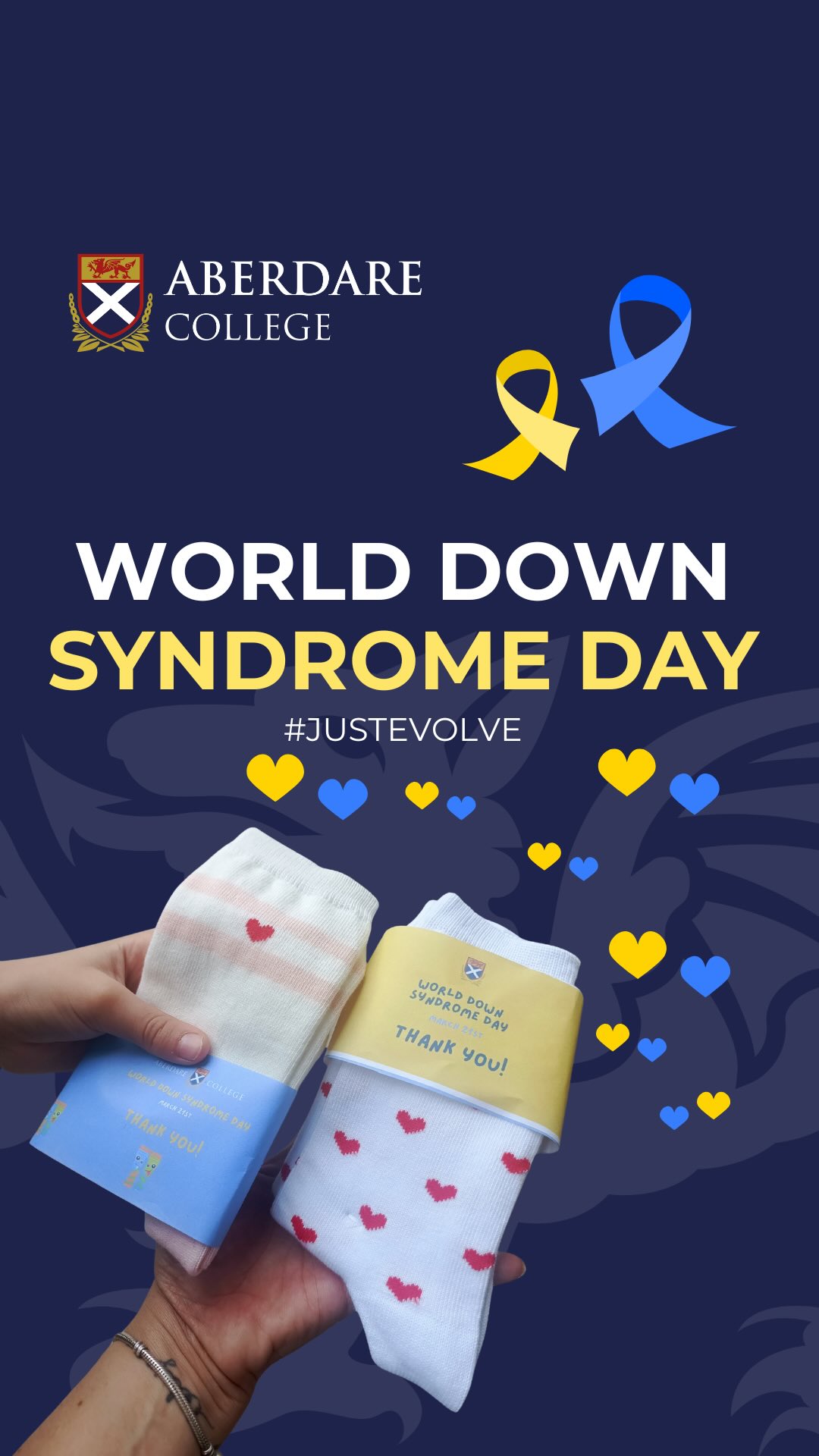 Last Friday, we wore mismatched socks to celebrate inclusion.
From fun exchanges to meaningful actions, our community came together once again.
Secondary students sold socks to support ASDRA, and in the afternoon joined the #JustEvolve campaign, ending the day with a talk by pediatrician Carola Bayle.
Learning, sharing, and growing together
#MismatchedSocks #Inclusion #JustEvolve #ASDRA SchoolLife