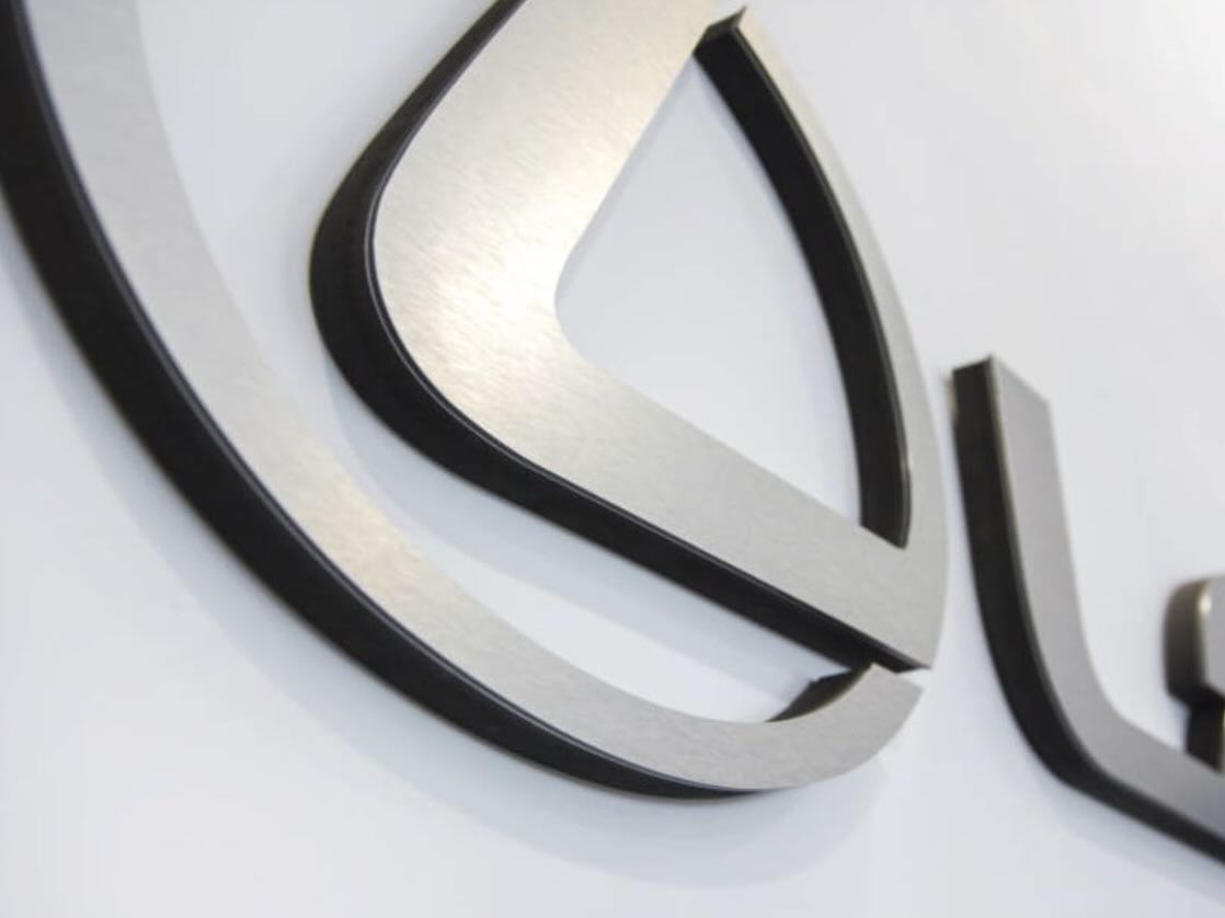 LETTRE & LOGO 3D PVC
Votre signalétique et votre image de marque en relief.
Ce produit peut aussi bien être fixé au mur que posé au sol ou sur un meuble. Sa légèreté permet de pouvoir fixer avec de l’adhésif double face.
Le relief apporte une visibilité importante. Nos logos en PVC sont destinés à un usage intérieur ou extérieur pour mettre en valeur votre image de marque.
www.arcamac.fr
#marques #logos #enseignes #imprimeur