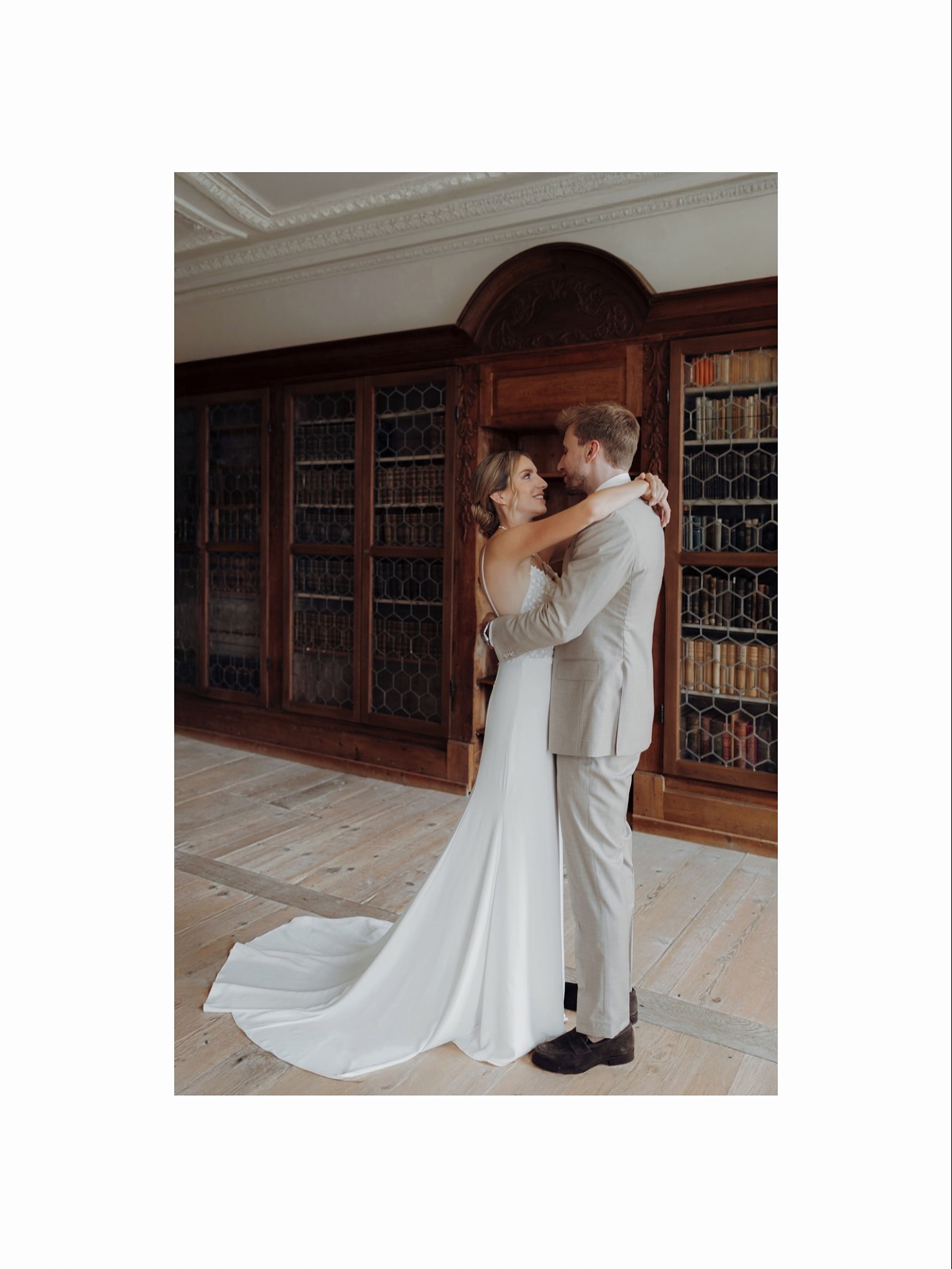 The Dittmanns🤍
J & K
Was für eine wunderschöne Sommerhochzeit das war. Vielen Dank für euer Vertrauen und diese schöne Stimmung🤍
@klosterholzen
@be.autyful.hairmakeup
@juudiht
.
.
.
#bridetobe2026
#realweddings #makemoments
#weddingphotography
#hochzeitsfotografmünchen
#realweddings #love
#elopement
#hochzeitsfotografin