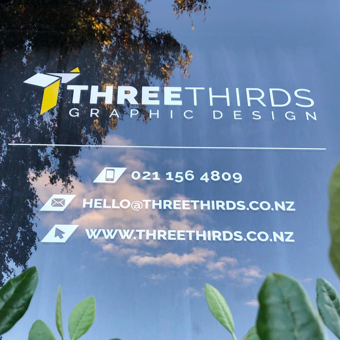 Fresh new graphics for the studio ✨💛
.
.
.
.
#threethirds #threethirdsdesign #threethirdsgraphicdesign #graphicdesignstudio #wanakastudio #office #diecut #diecutstickers #stickers #vinyl #windowsignage #cutandstuckinhouse #yourstickersupplier #graphicdesign #graphicdesignwanaka #wanaka
