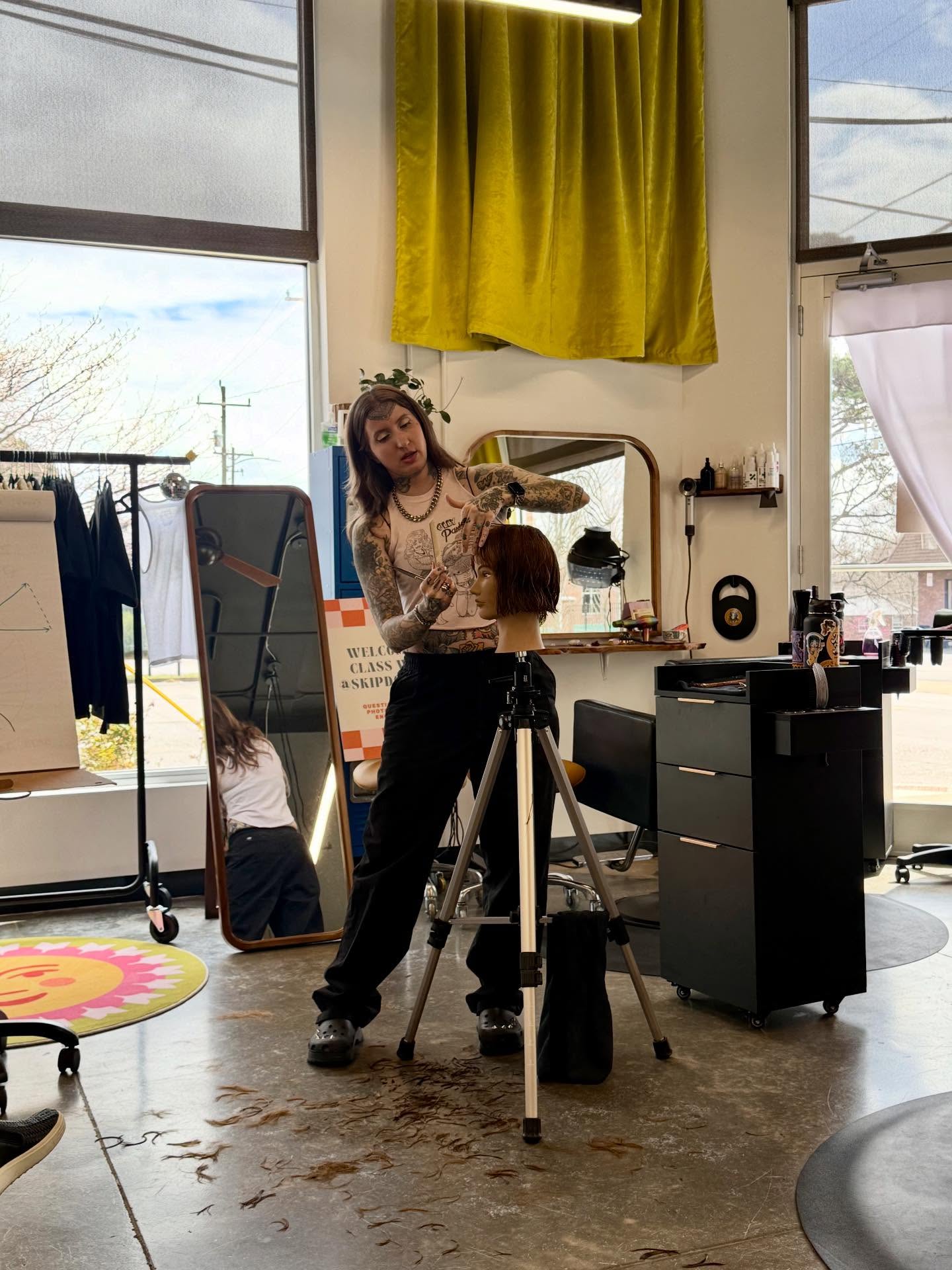 Had the honor to learn from @skipdoeshair a couple of weekends ago @neonmoonsalon! Feeling so grateful to have such an amazing opportunity in this town to continue to grow my skills as a stylist.
Skip asked a question the other day about if being a business owner felt isolating, and I feel so lucky to build and have the connections that I do here in Asheville. We’re all in this together yall! ✨
#ashevillehair #avl #828isgreat #localbusiness