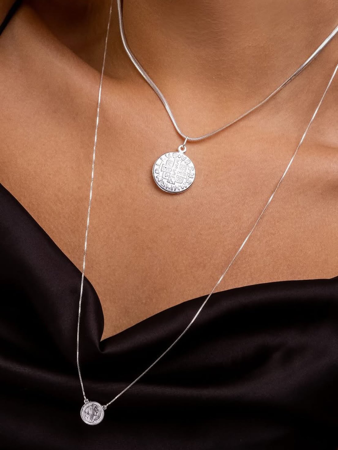 ✝️ Semana Santa: uma das datas que mais movimentam as vendas de peças religiosas
Se você trabalha com acessórios, esse é o momento ideal para abastecer seu estoque com produtos de alto giro e significado 💎
Na Elevare Pratas você encontra:
✔ Peças religiosas em prata 925
✔ Modelos que vendem fácil nessa época
✔ Excelente margem para revenda
🙏 Fé, estilo e oportunidade de lucro no mesmo produto
⏳ Aproveite a semana para garantir seu mix e não perder vendas
📩 Me chama aqui que te envio o catálogo atacado e te ajudo a montar um pedido estratégico ✨