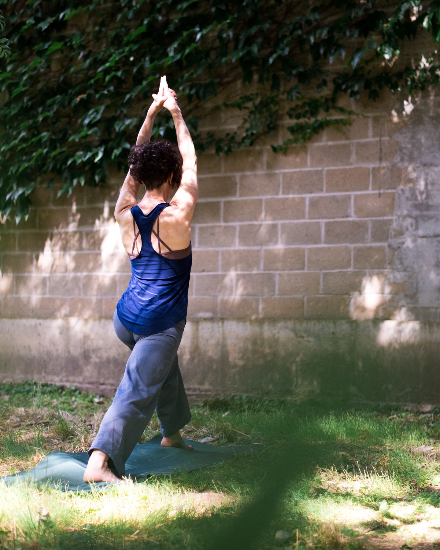 Workshop "Freie Wirbelsäule" Es gibt noch Plätze :) Sonntag, den 12. April von 12- 16Uhr bei PURE Stommeln. Ich freue mich auf euch! #yogapulheim #yogacologne #yogabergheim #fliestedenbüsdorf #entspannung #nimmdichwahr FOTO @nadine_targiel_photographie