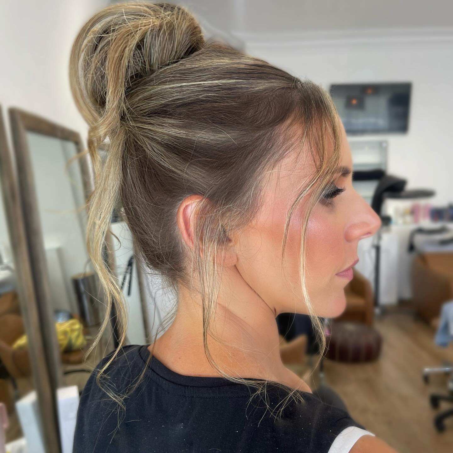 Effortless… but make it intentional
www.renatamarie.com.au
#fyp #hairstylist #makeupartist