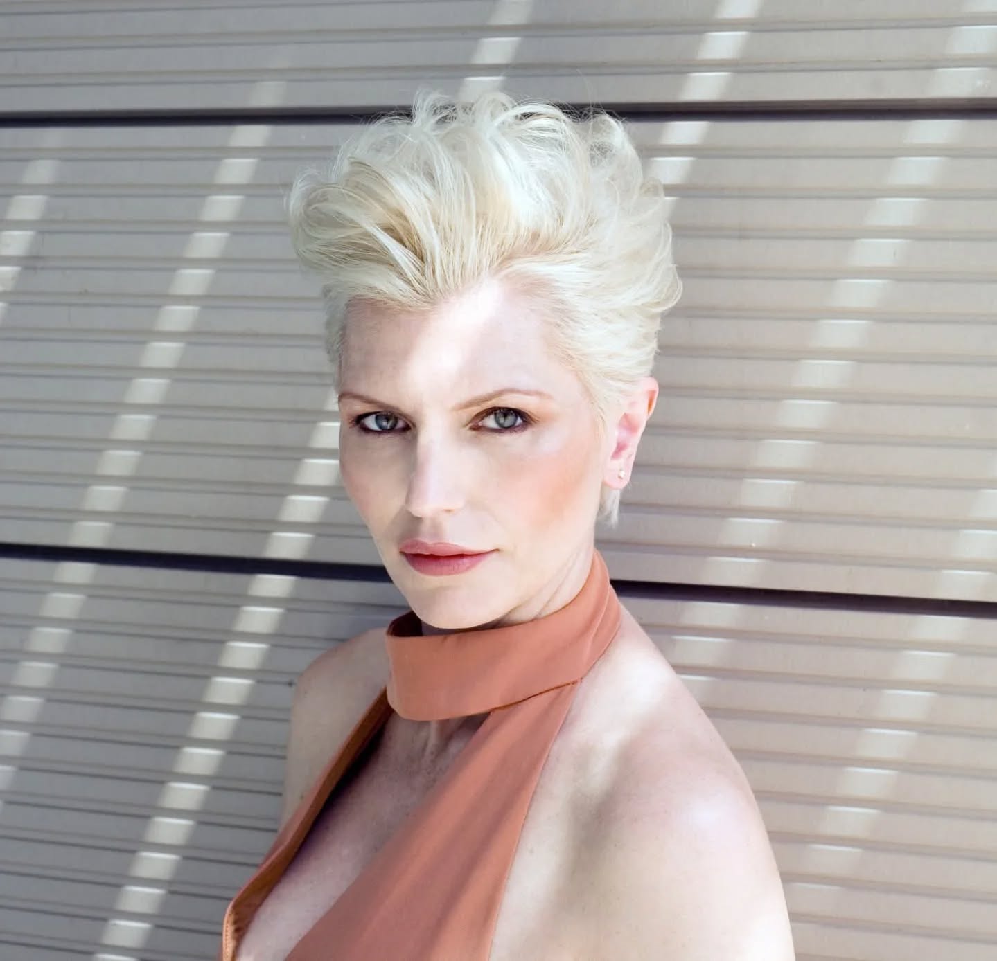 At Hair Colour Studio we always put hair health first. By adding bond builders to the colour it rebuilds the bonds in the hair while we colour it, so you get vibrant, long-lasting shades without the usual fragility. The result? A stronger feel, less breakage and tone that holds beautifully between appointments. If you’re in London and want premium colour with integrity, we’ve got you.
Book a consultation and see the difference .✨
#HairSalon #HealthyHair #LondonHairSalon