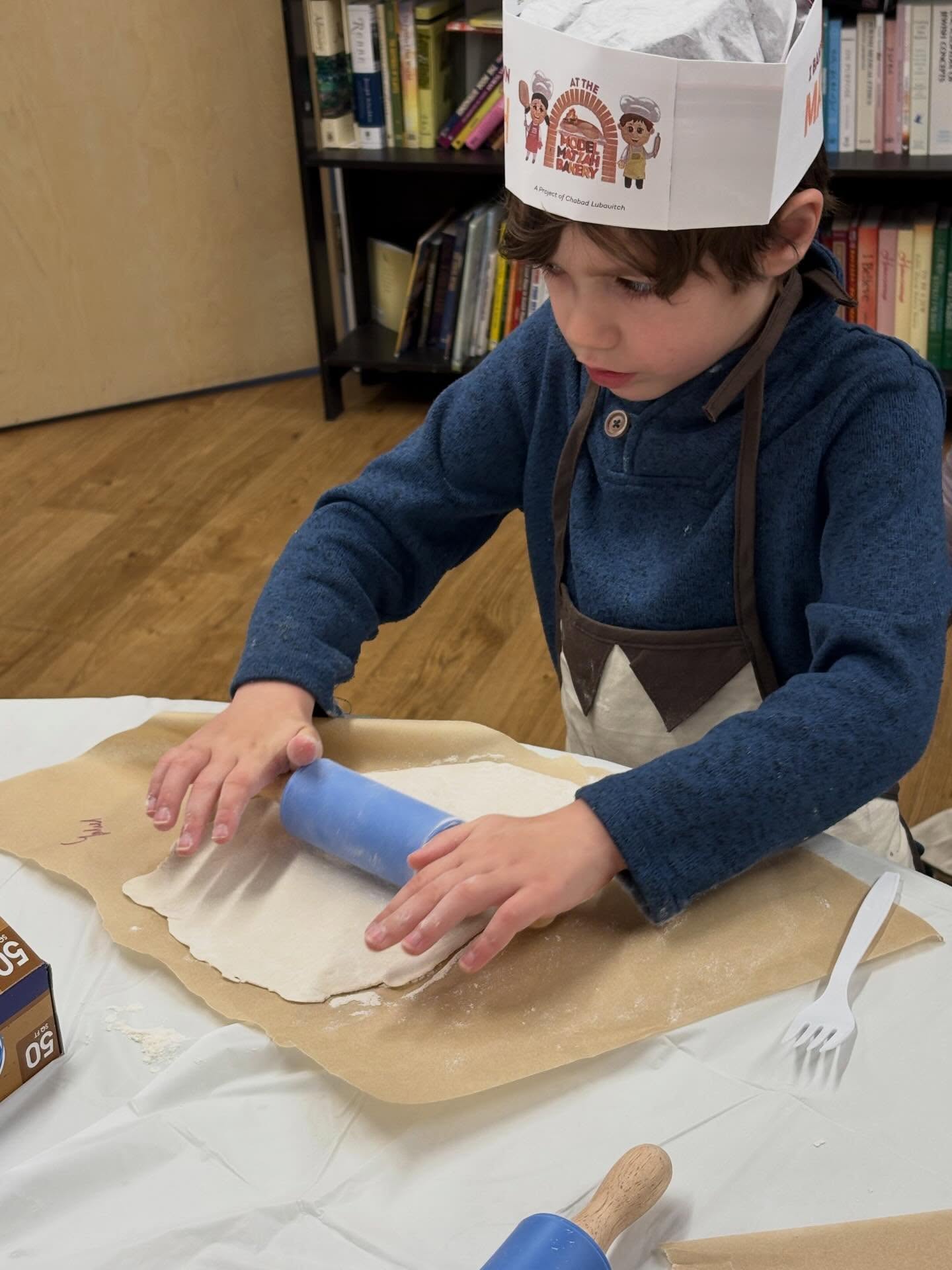 Our annual Gan Model Matza bakery was a wonderful experience! We observed wheat stalks and kernels to see how to make flour, then mixed, rolled and poked the dough. Hands on experiences are how we learn and get us ready for Passover!
#matza #handson #reggioinspired