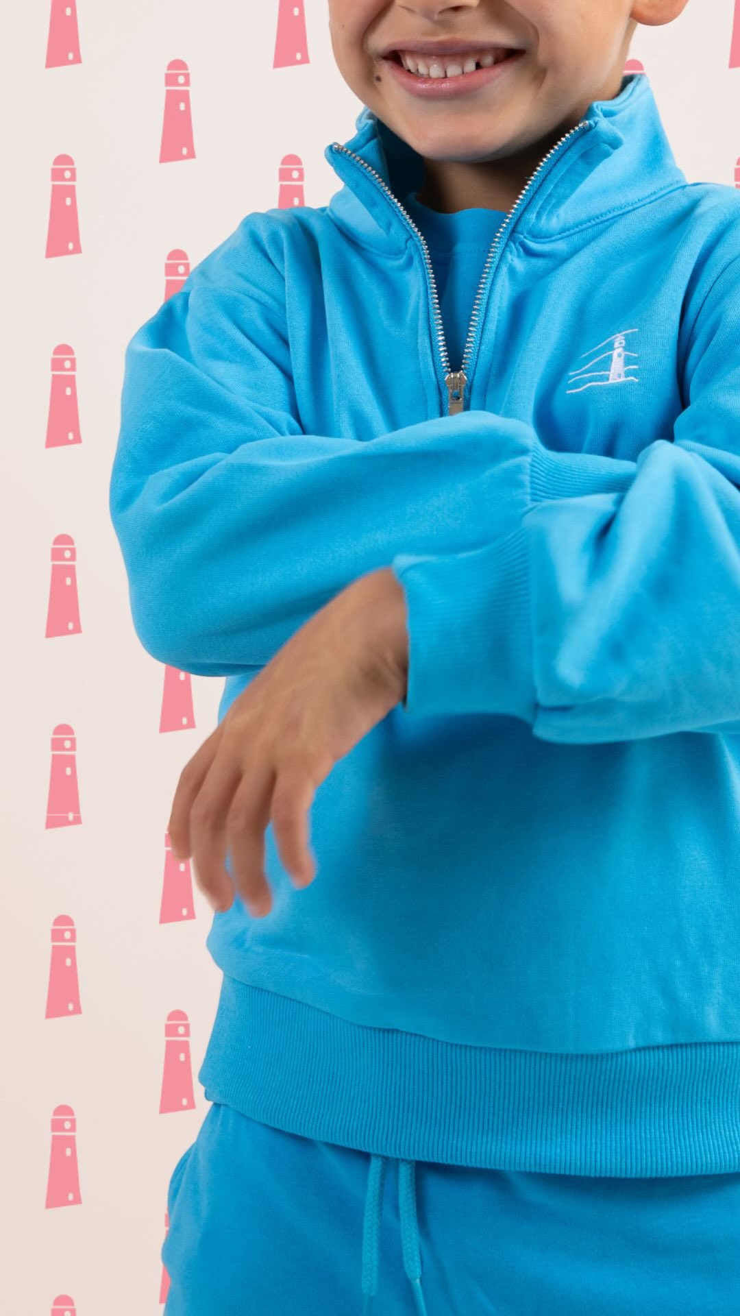 The art of visibility.
Bright monochrome outfits trigger a parallel search.
🟡Your brain spots instantly!
• Powered by visual psychology.
• Designed for real life.
#childsafetyfirst #parallelvsserialsearch #kidsfashionaustralia #brightkidsclothes #mumhacksaustralia #mybrighttyke #colourfulmatchingsets #childrensafety #childsafety #kidssafety #parentinghacks #parenting #safetyfirst #AirTag #kidsclothes