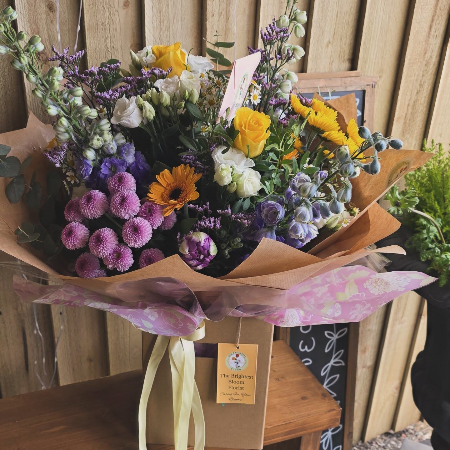 Petals packed, perfection delivered.
These gorgeous blooms went out for delivery today.
The best kind of delivery, if you ask me 💛
#BloomDelivery #FlowerObsessed #SimpleJoy #localflorist