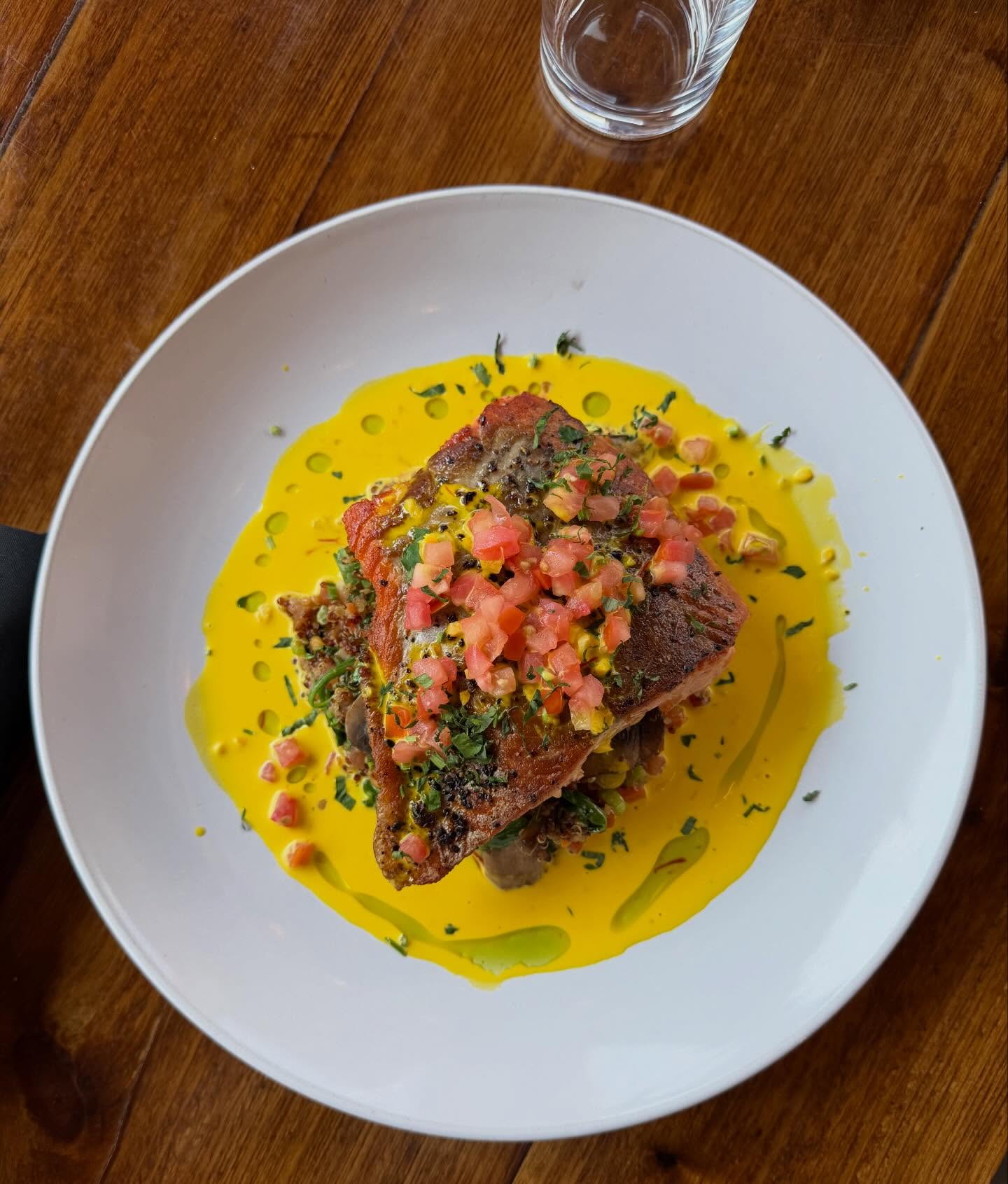 Springy salmon dish πΌ #yum #tapasandsangria #mainstreetbethlehem #visithistoricbethlehem
