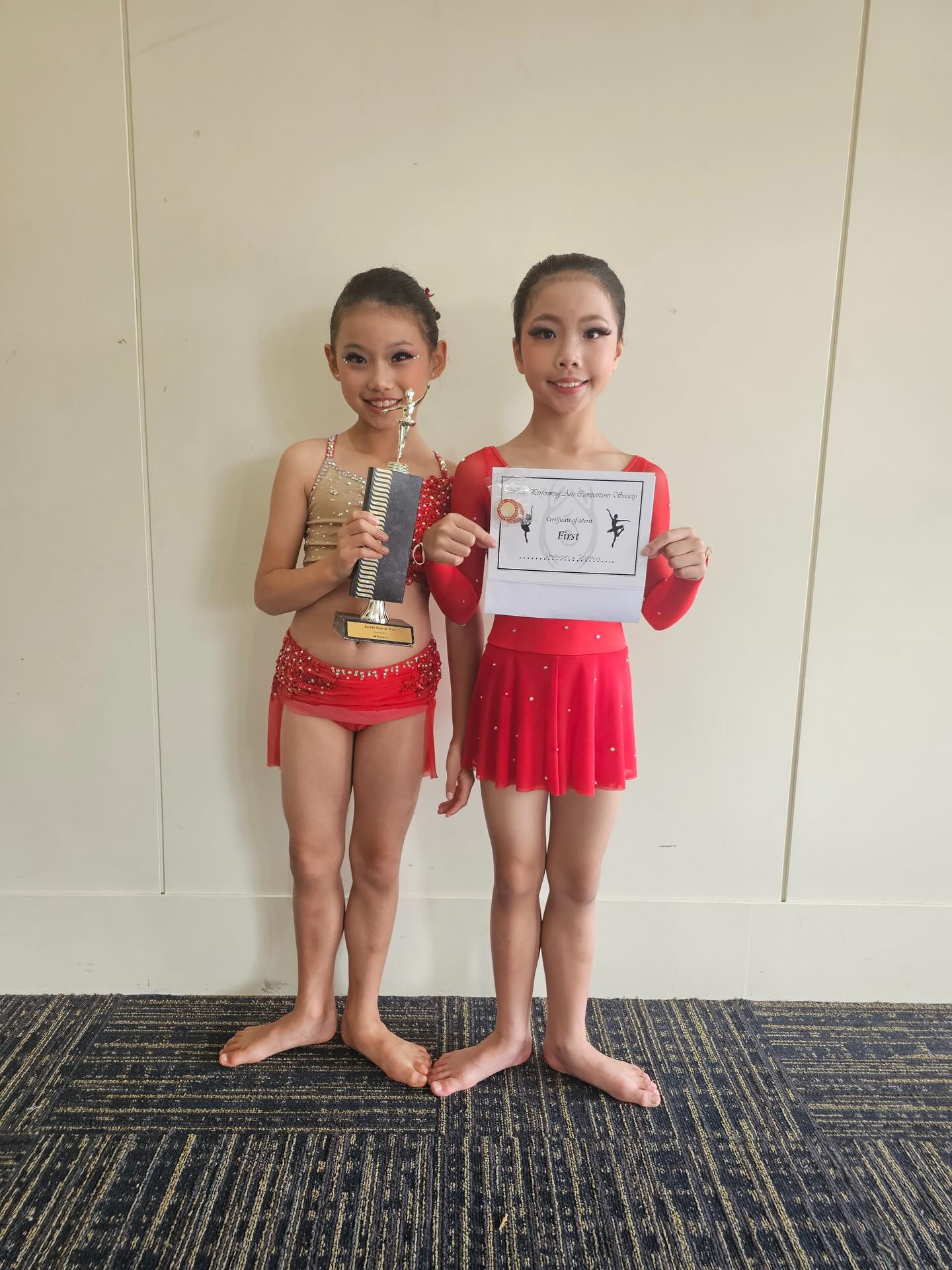 🌸 Sophia & Sharon – 5 Wins in a Row ✨
📍 Waihi Ballet Competition
At this weekend’s Waihi Ballet Competition, Sophia Wang & Sharon Zhao delivered another strong and well-coordinated duet, showing great connection and stage presence on stage 👏
🥇 Duo/Trio Open — 1st Place
Proud to see them maintain such consistency and continue growing together. Looking forward to more beautiful performances ahead 💫
#DanceCompetition #DuoDance #LyricalDance #NewZealandDance #YoungDancers