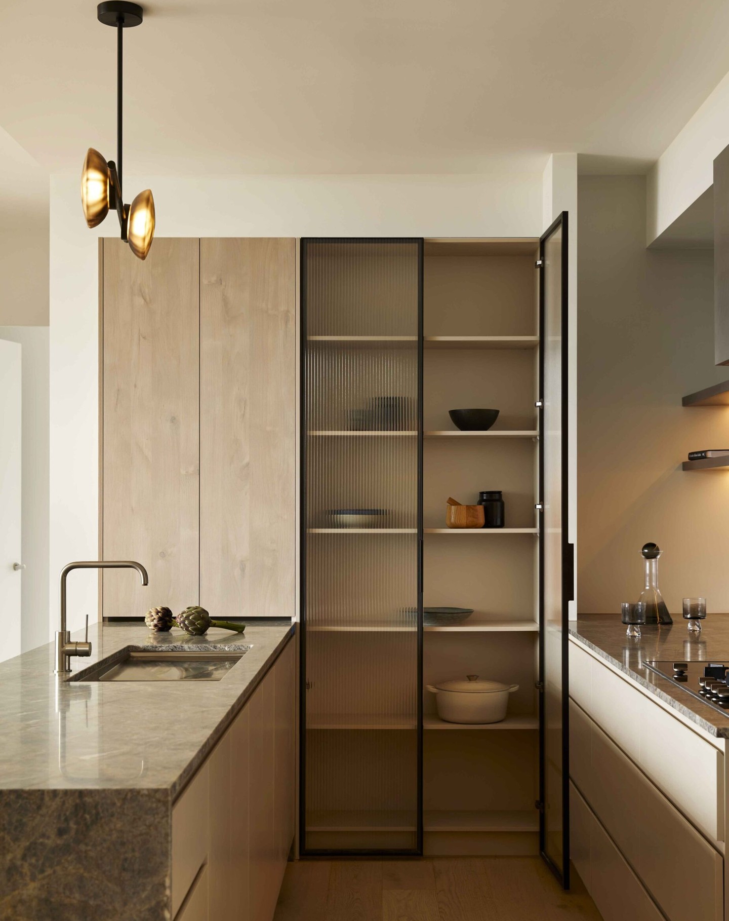Wish you had a CoLAB kitchen?! Our beautiful Residence 202 at Legacy Huntingdale is being auctioned on Saturday! One of our favorite collabs with @bivcorp @pointarchitects @harcourts.juddwhite #melbourneapartments #melbournerealestate #residentialdesign #multiresidential #kitchendesign #kitchen #luxuryapartments #melbournestyle #interiordesign #interiordesigner