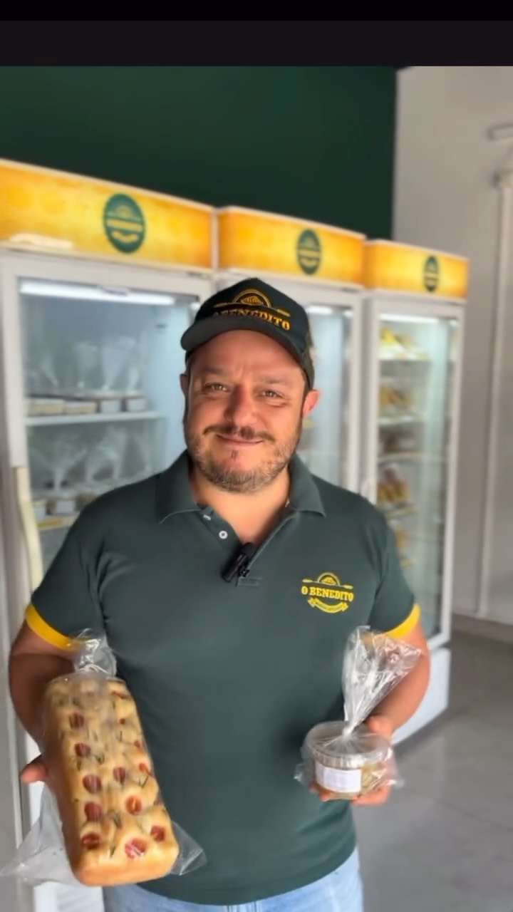 Sábado é dia de experiência por aqui!
No dia 11/04, das 10h às 14h, te esperamos em nossa loja para uma degustação especial, com algumas das nossas entradas do cardápio.
Teremos:
• Focaccia de tomate e alecrim
• Grissinis
• Antepasto de camarão
• Caponata de berinjela
• Tomate confit
Uma ótima oportunidade para conhecer novos sabores e aproveitar um momento delicioso com a gente.
Esperamos por você!
#MassasArtesanais #Divinópolis #minasgerais