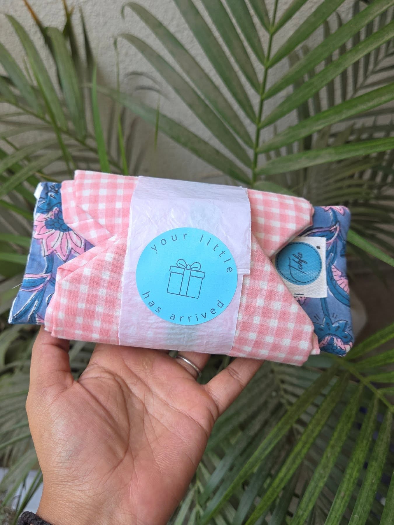 Mini gifts for small events??
This gift hamper is so perfect for Anniversaries? Birthday gifts? Or wedding giveaways?
Spectacles cover with infinity Pouch gift hamperRs 500
Don't just give gifts, give a Tohfa that adds value
#weddinggifts #anniversarygifts #weddingfavours #returngifts #gifthampersforelderly