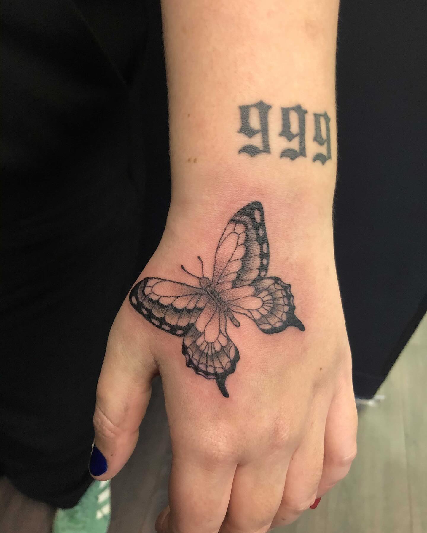 Beautiful butterflies! Fine line or filled in, @basil_teeth has you covered!
#tattoo #butterflies #fineline #shaded #graywash