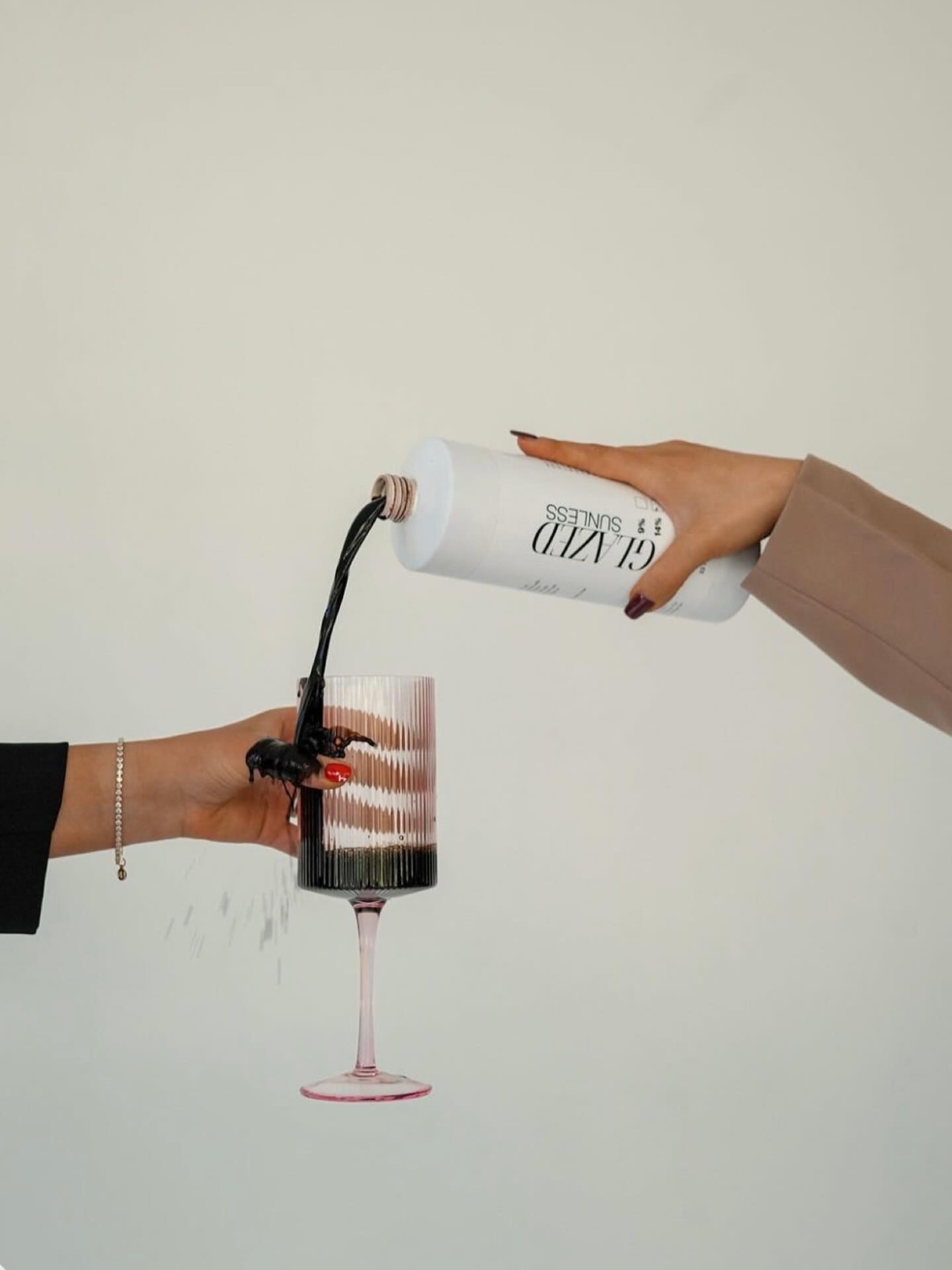 ✨ The Glow Booth experience ✨
Where custom undertone-blended bronzers meet skin-loving, hydrating ingredients to create a glow that’s completely yours.
No stickiness. No harsh smell. Just a flawless, natural-looking tan that lasts — and feels as good as it looks.
Because it’s not just about getting tanned…
it’s about walking out feeling confident, radiant, and completely elevated 🤍
Once you experience it, you’ll understand ✨
#ʙᴏᴏᴋʏᴏᴜʀɢʟᴏᴡ
#glowboothgrimsby #spraytan #glazedsunless