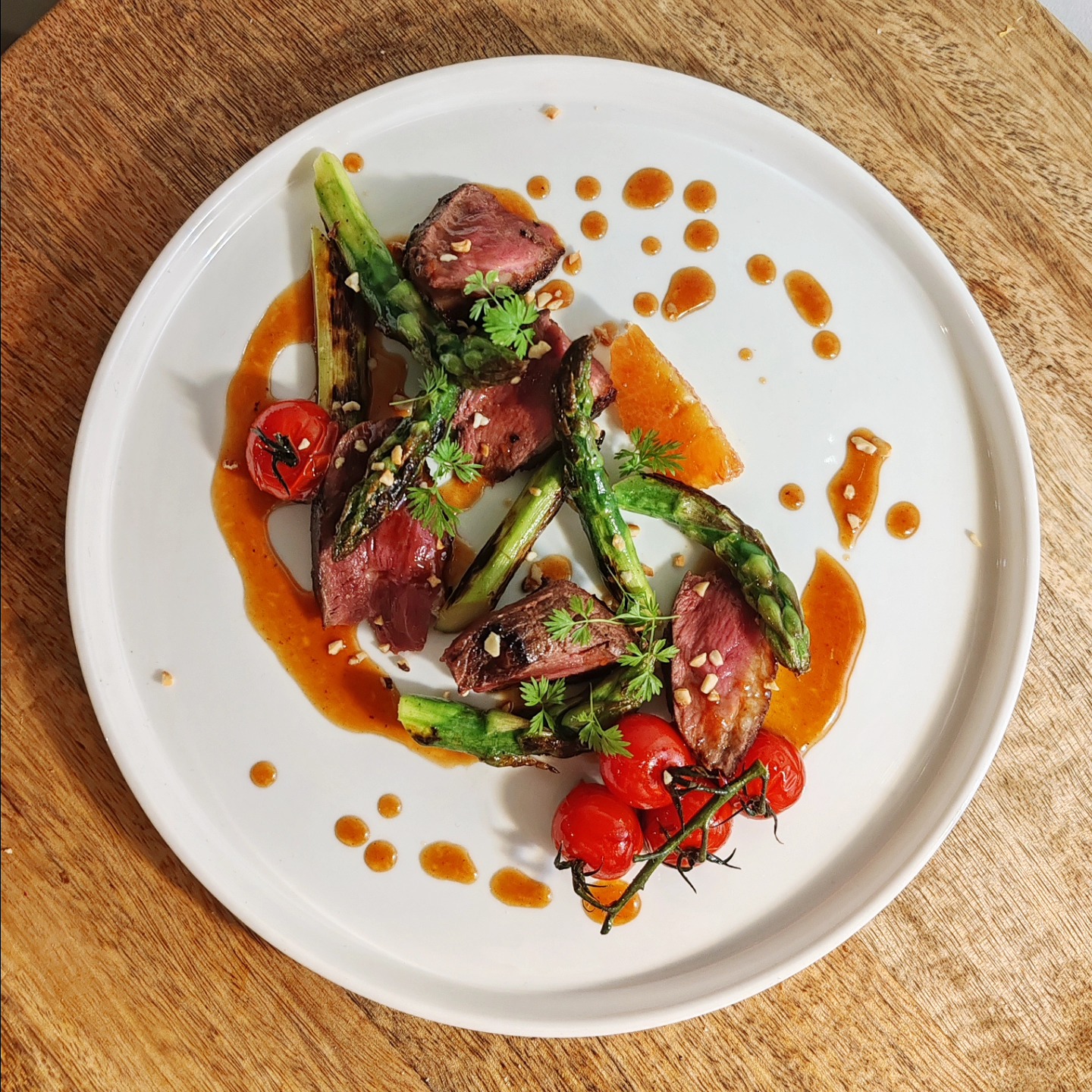 Magret de canard, sauce à l'orange sanguine et asperges rôties
@neopoussmarseille 🌱
#foodblogger #foodpicture #foodlovers
#artfood #foodartists #paintfood #food
#foodphotography #fooddesign #foods
#cuisineart #cuisineartist #cuisine #art
#bistronomics #marseille #chefathome