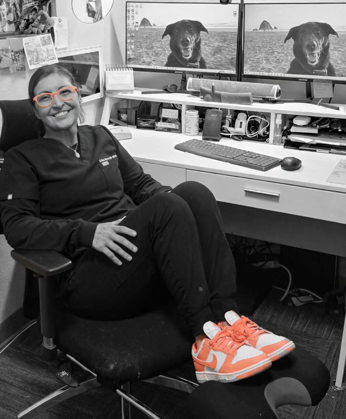 When your new favorite pair of glasses match your new favorite pair of Jordan's 🔥
In love with the quality, color, and feel of these Reykjavik frames - needless to say I have too many glasses but these take the favorite spot...for now at least 😉
#springtime #japanesetitanium
#newbergfamilyeyecare
#travelingeyedoc #glassesandshoes