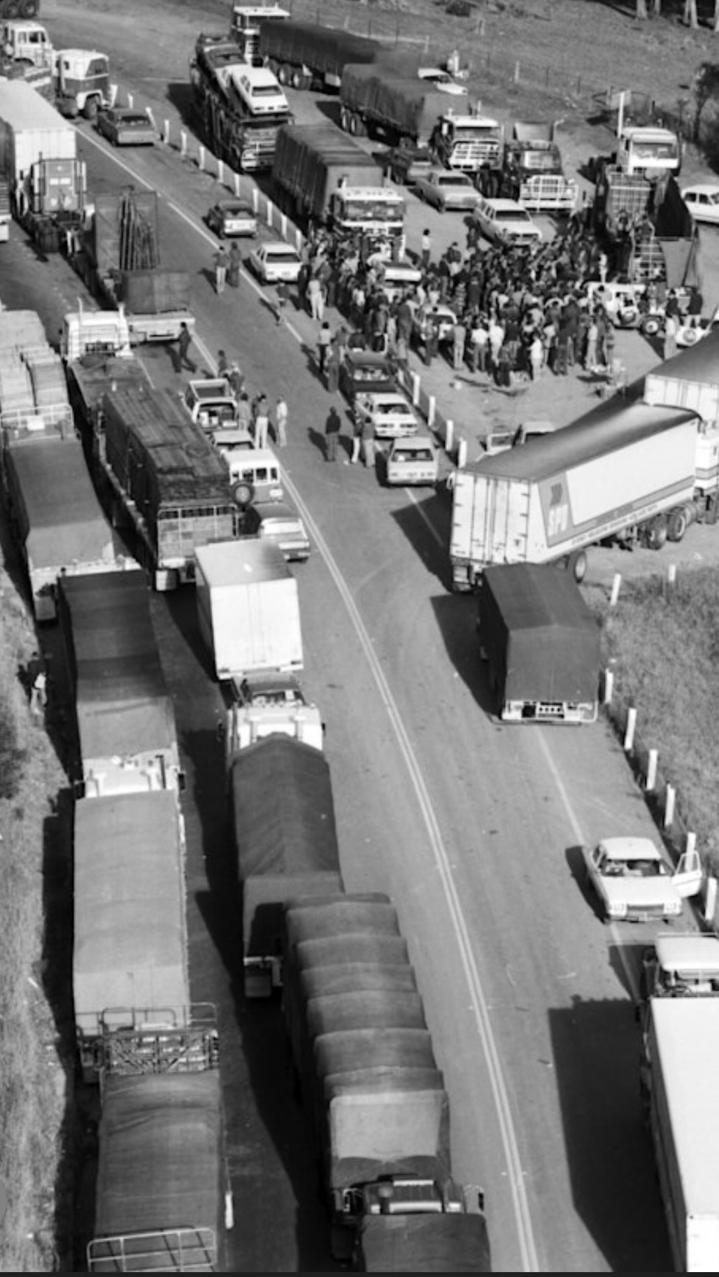 Razorback 1979, how 5 truckies led by Ted “Greendog” Stevens forced government change.