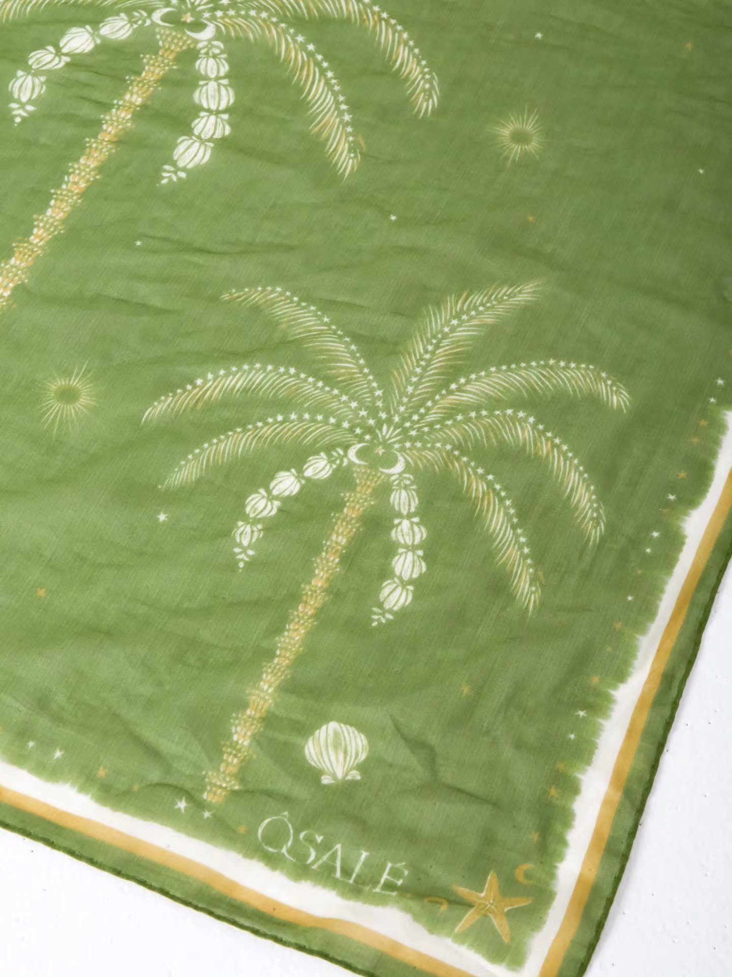 Lightweight silk cotton pareo, printed and made in Lake Como🌴
Our gorgeous Cactus Rachel sarong can be worn to the beach, bar and beyond !
How would you style it ?