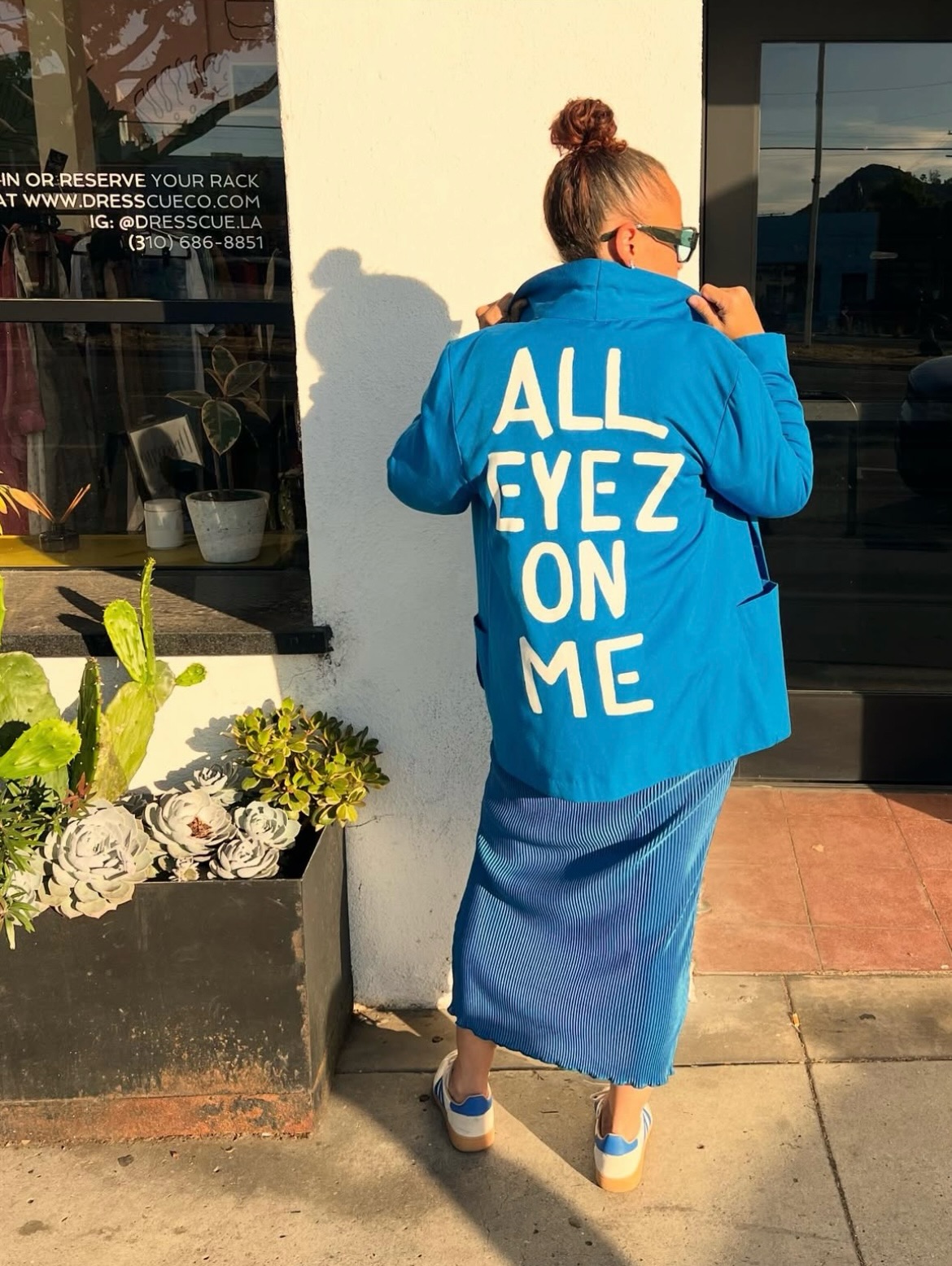 All eyes on Dominique 👀✨
A longtime Dresscue seller who’s been with us for years 💗 Dominique has three racks in-store right now. Wether your style is sporty, sophisticated, contemporary, or vintage; she’s got you covered.
Come see what treasures she pulled for you before they’re gone 🛍️🌈
#closetfinds #prelovedstyle #secondhandfashion #shopresale #resalefinds