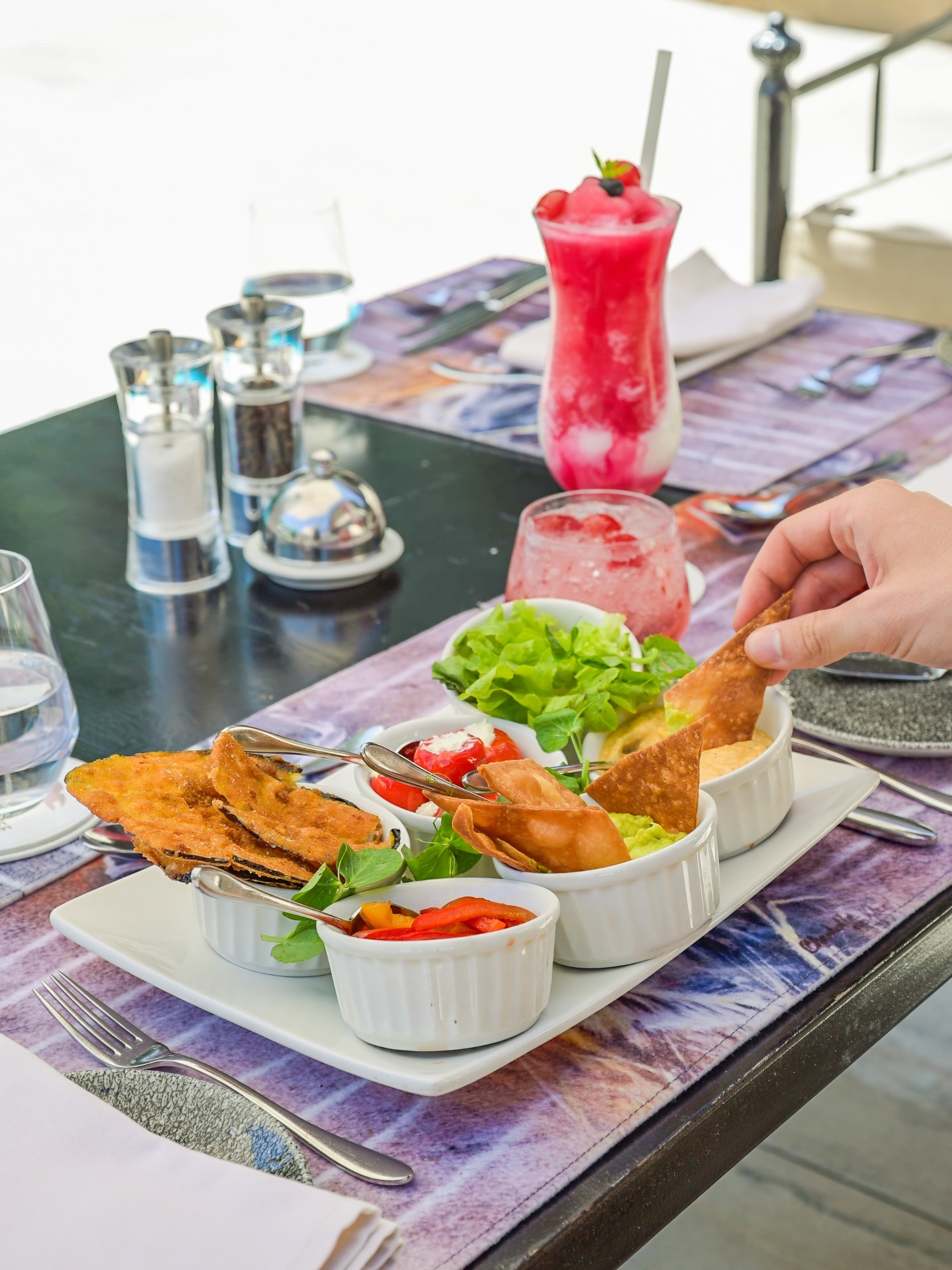 The top tier poolside lunch @ivorytreegamelodge is simply sensational 😍🤤
We had an amazing time capturing content with @ahahotelsandlodges at Ivory and Shepherd’s tree
Excited to share the amazing time we had there and excited to get back