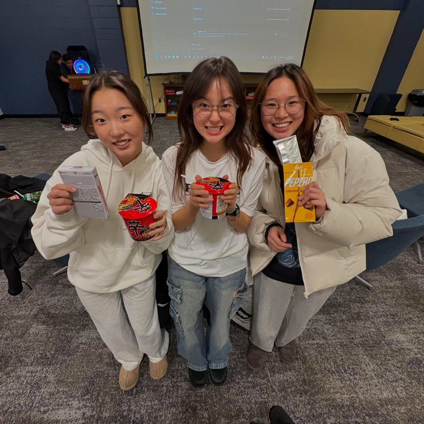 Psych Club and Korean Club members enjoyed some ramen 🍜 and pepero 🍫 during last night’s screening of Parasite! Together we explored the film’s intense psychological, social, and cultural themes.
Tune in for future collaborations and events happening after winter break!