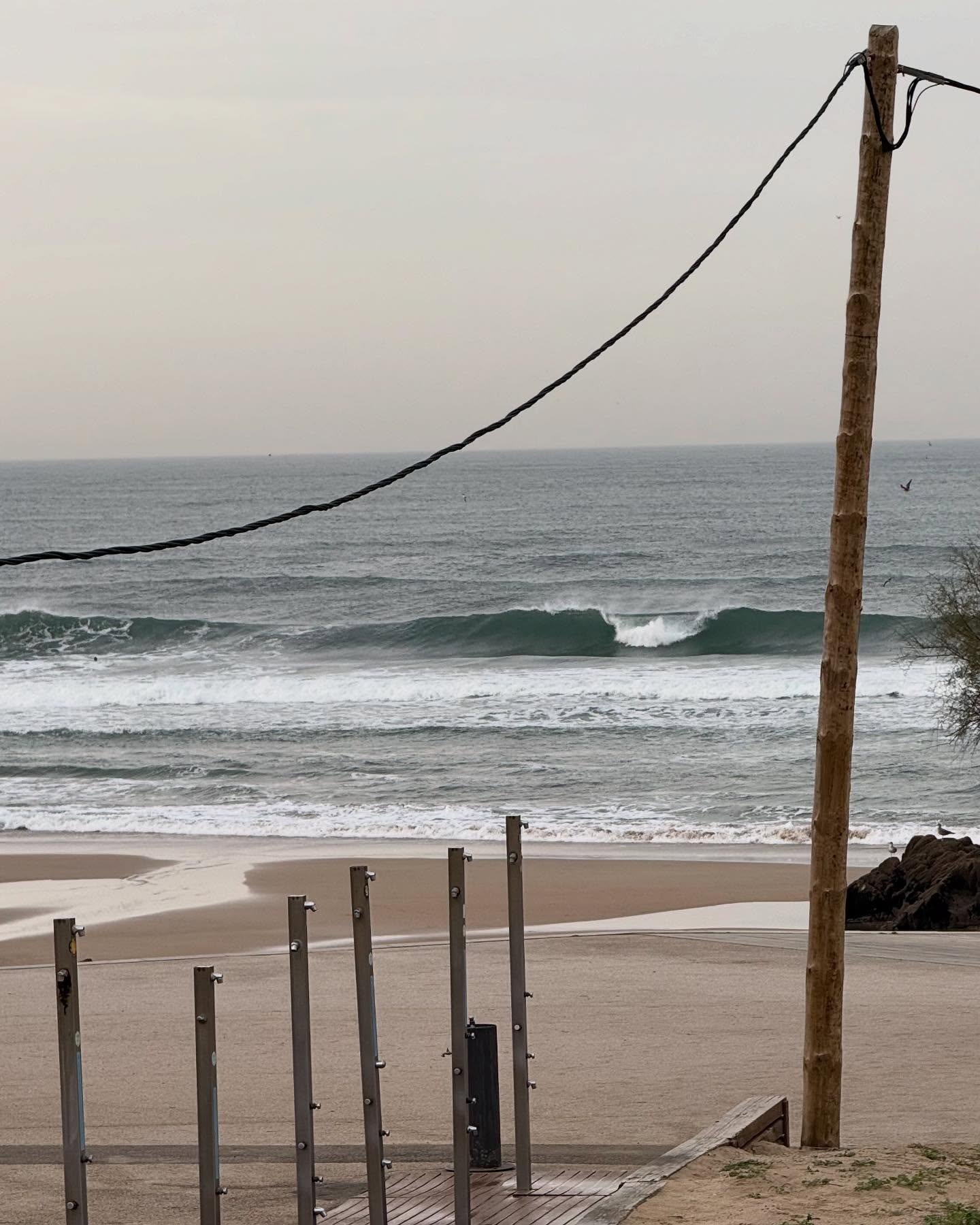 Sunday church attendance with ecumenical assorted rides : 6’2 hull fish / 8’0 Fishsimmons / 8’11B3 scout glider / 6’8 panacea egg trifin /6’8 long fish …
#surfingwithfriends #surfingwithfriendsisbetter #surfclub #surfboardclub #surfboard #fishsurfboard #bonzer3 #fantasticacid #joshhallsurfboards #campbellbrothers #bonzer #furrowsurfcraft #surfporto #praiainternacionaldoporto