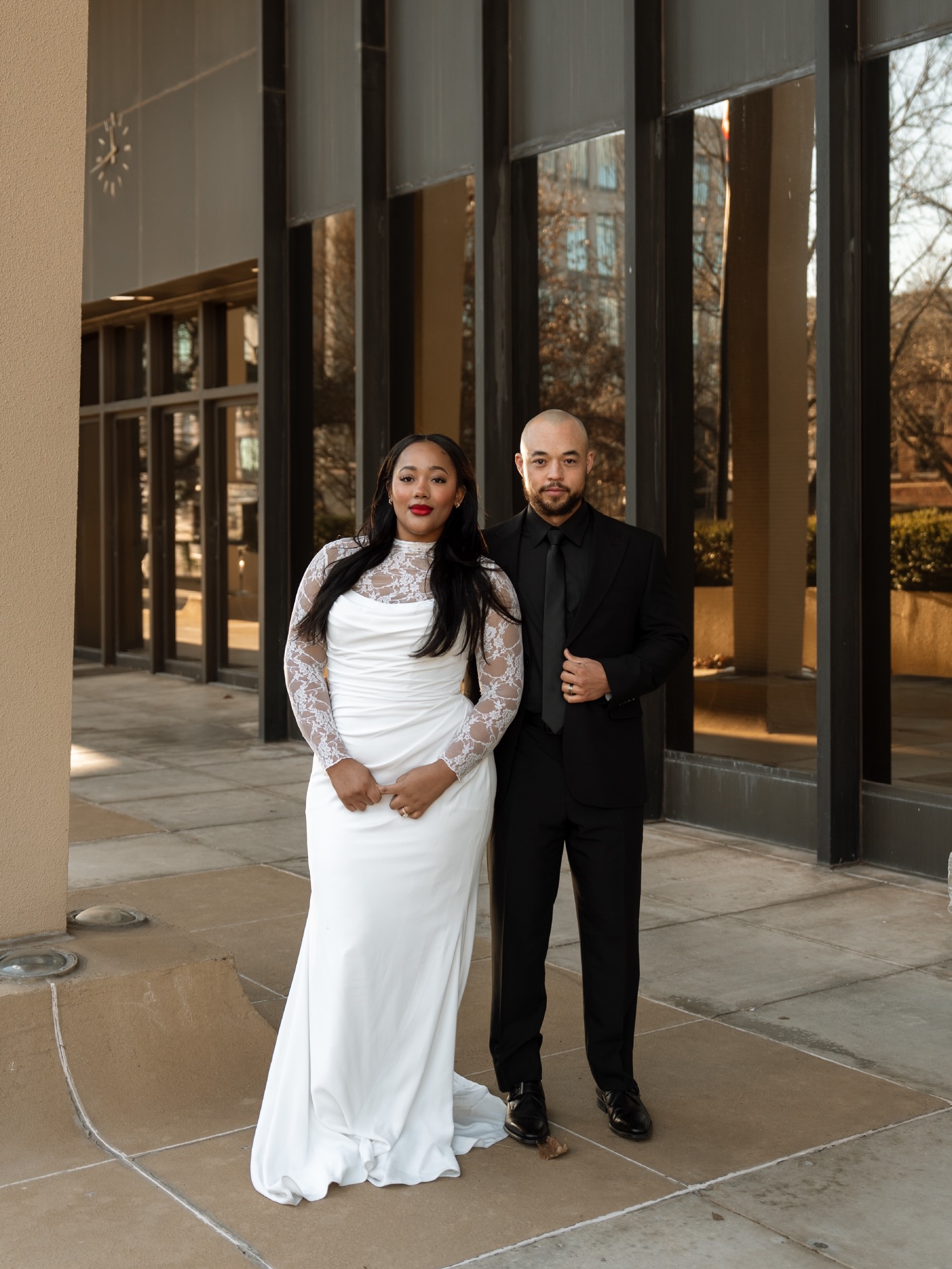 The Smith’s portraits after their downtown elopement 🕊️🫶🏼 in true elopement style, these two signed the papers and made it offical at the courthouse with no one else present (including me). Ashlynn had a lot of San Fran City Hall type inspiration, so we decided to hit all the City Hall/Courthouse hotspots in Huntsville!
