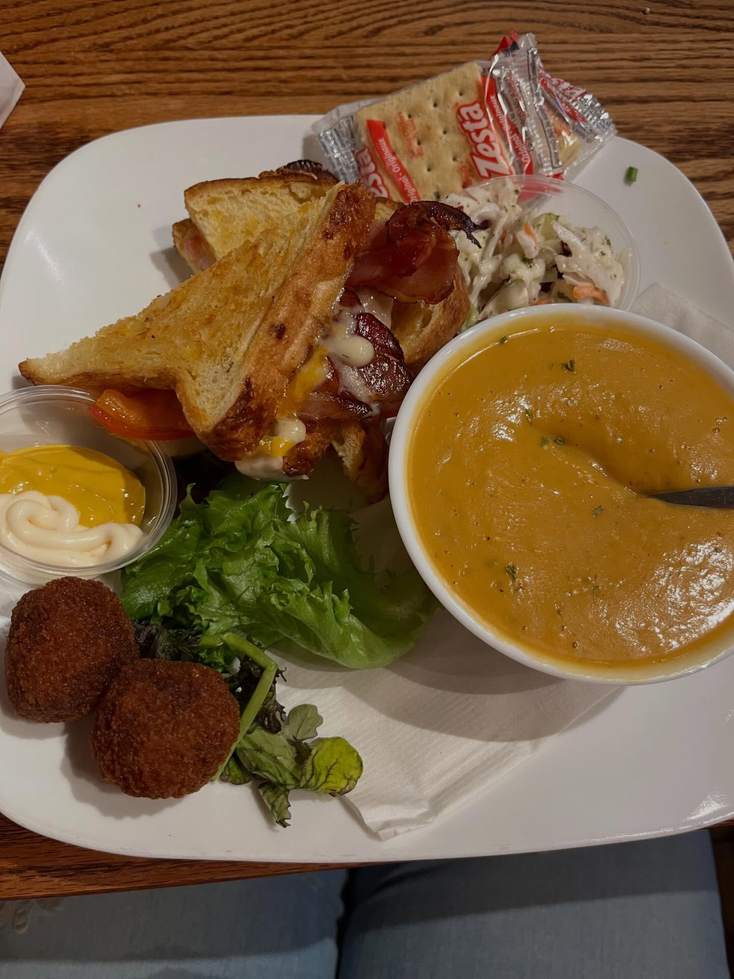 Stepped out to lunch with Mom between meetings to The Windmill in Mount Pleasant a mere 6 min drive from our farm! So lucky to live so close to amazing place! #carefarm #branteats #windmillrestaurant