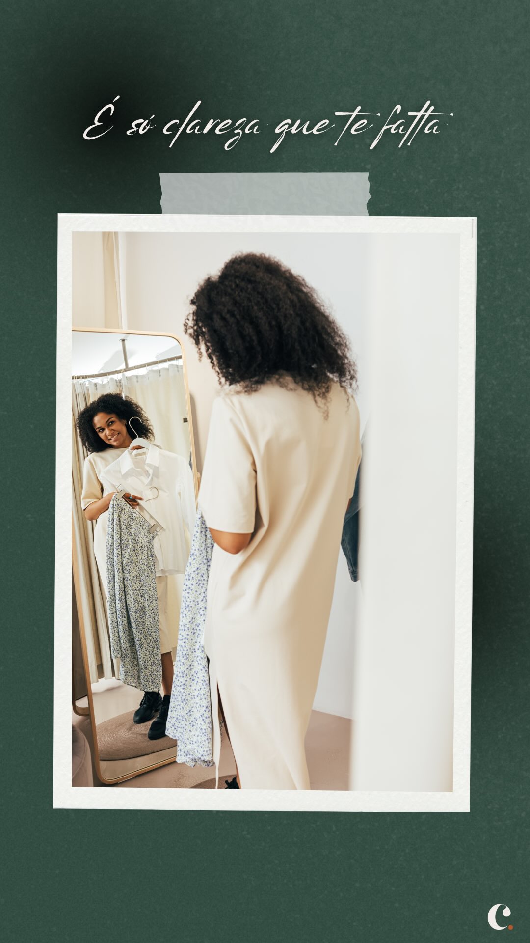 Muitas mulheres carregam a sensação de que “não têm estilo”, mas na maioria das vezes o problema não é estilo, é falta de clareza.
Clareza sobre identidade, sobre o que faz sentido para a própria vida e sobre como a imagem pode trabalhar a seu favor.
Quando a clareza aparece, o vestir deixa de ser confuso e passa a ser uma escolha consciente.
E é exatamente isso que eu vou trabalhar no próximo desafio.
✨ No dia 30/03 começa o Desafio Destrave Seu Estilo.
Durante 10 dias eu vou te guiar por exercícios inspirados em uma consultoria de imagem real para te ajudar a olhar para o seu estilo com mais consciência, intenção e segurança.
Ah, e você ainda pode concorrer a uma análise de estilo comigo! Tá esperando o que? O link para entrar no grupo está na bio.