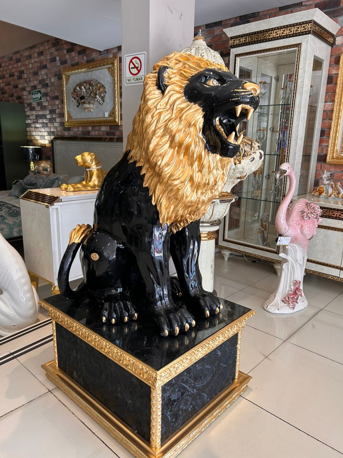 Esculturas León con Base Porcelana y Cerámica CapoDiMonte ‼️ 40% DE DESCUENTO ‼️ Entrega Inmediata, 100% Made in Italy 🇮🇹
🌐 https://www.dortizmuebles.com
📲 https://wa.me/523314096151
TE ESPERAMOS EN NUESTRAS SUCURSALES:
📌SUCURSAL ZAPOPAN
Av. Patria No. 603 Esquina Aldous Huxley
Colonia Jardines Universidad
Zapopan, Jalisco México.
Cel Ventas 33 2612 1670
📌SUCURSAL NAUCALPAN
Periférico Blvd. Manuel Avila Camacho No.550
Naucalpan de Juárez, Edo Mex.
Cel Ventas 55 6086 6314
#dortizmuebles #mueblesdeitalia #mueblesimportados #mueblesitalianos