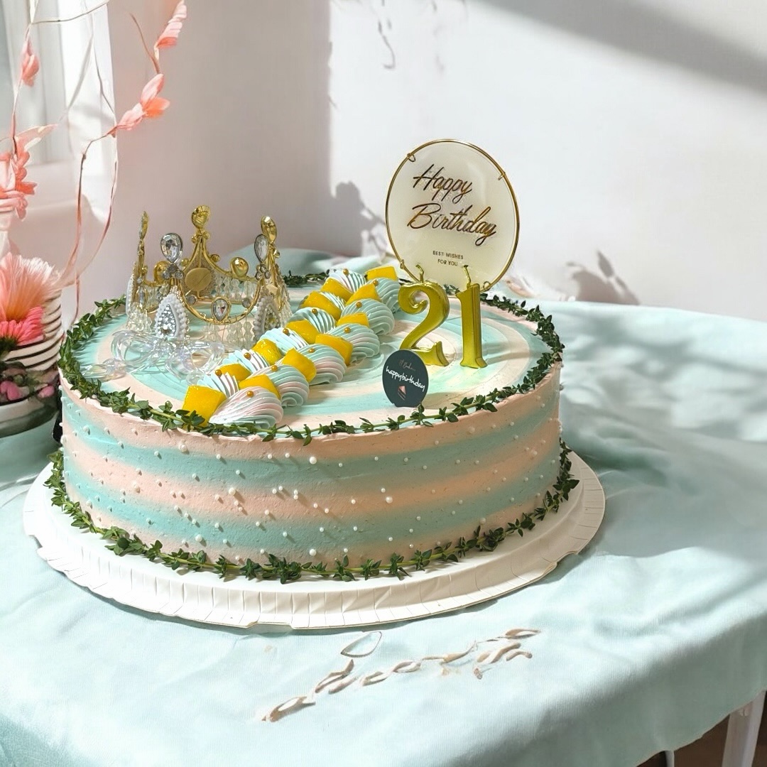 The classic yuzu mango, refined for a 21st edition.
#21stbirthdaycakes #singaporecakeshop #customcakesg #yuzumango #pastelcakes