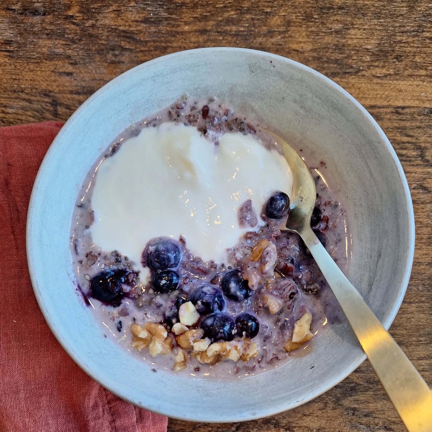 Rice pudding for breakfast? Why yes, thank you. I had leftover wild rice from last night's dinner that I warmed up with milk, nutmeg and vanilla. I added walnuts, kefir, maple syrup and chia and hemp seeds for a boost of protein and fiber. Wild rice is full of nutrients including fiber, magnesium, copper, zinc, and manganese for bone health and blood sugar regulation. Warm and comforting for a cold March morning when I'm hungering for spring!