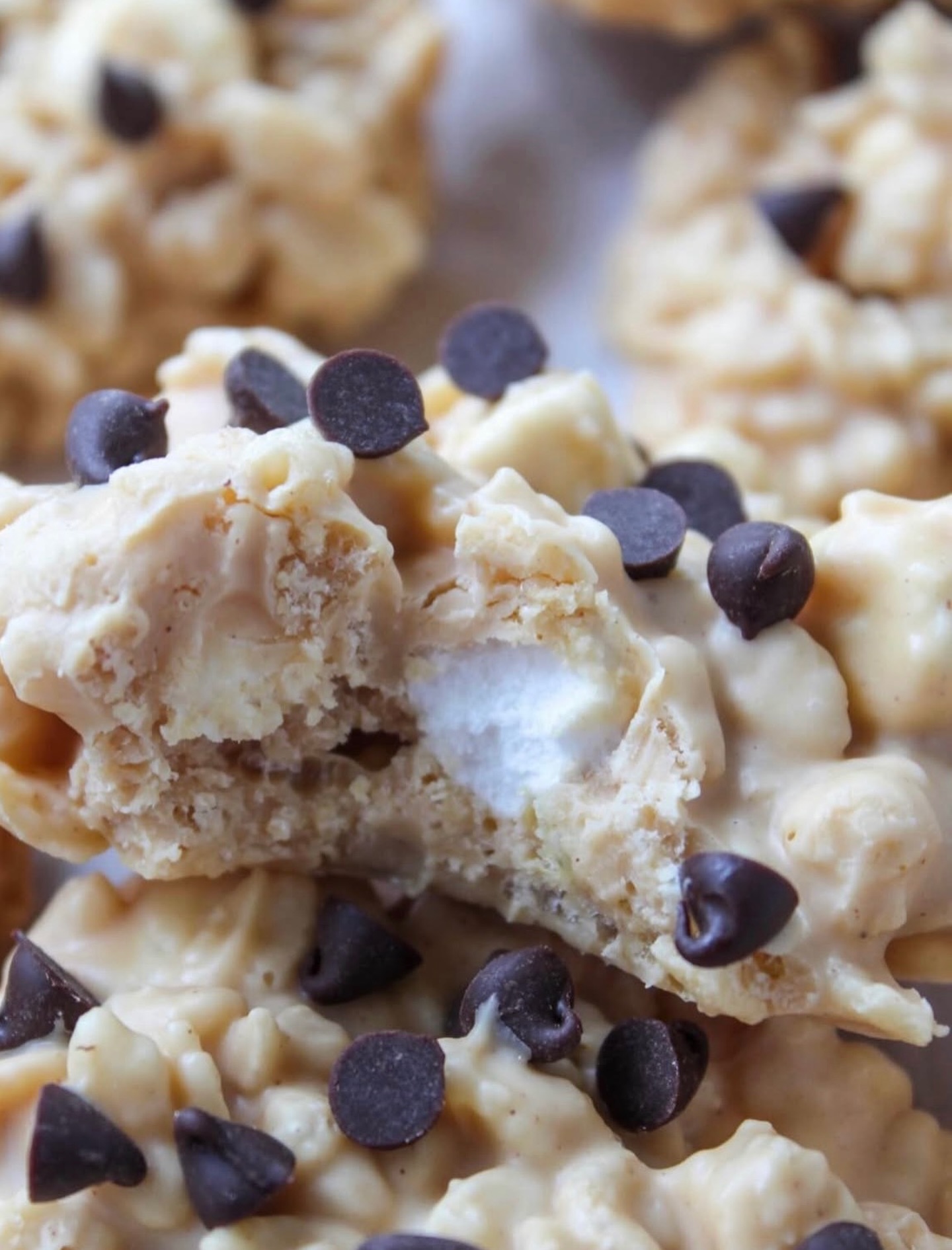 🍪 Don’t get stuck at home this weekend without a box of our delicious AVALANCHE cookies!! 😍
Come stock up while you’re out and about today!
Heading out of town? 🚗 Grab a goodie box on your way out — our treats pair perfectly with a car ride 😂🙌
We’re open today until 6, so swing by and see us soon!! 💛