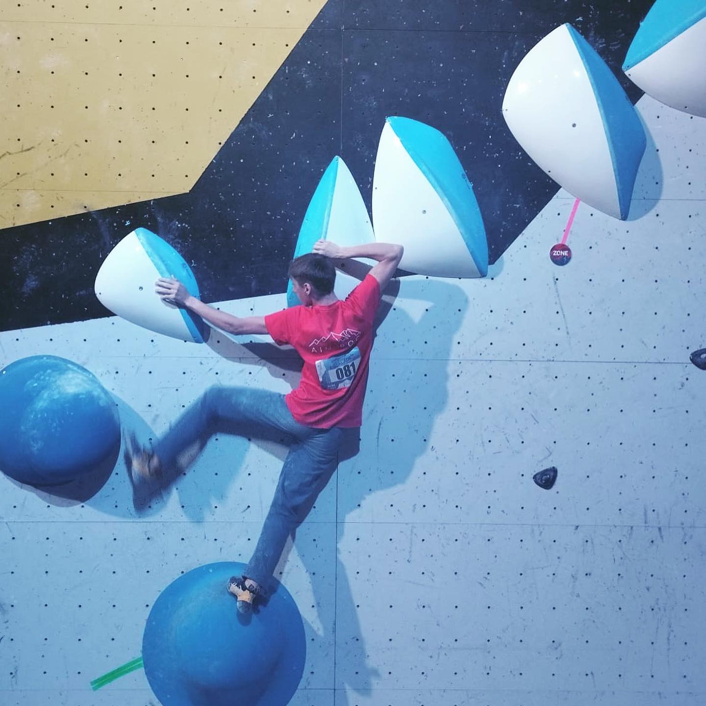 Un grand bravo à @loric.vacther pour sa 21ème place aux championnats de France de bloc ! 🔥
Loric nous a montré tout son potentiel sur ce début d’année, nul doute qu’il va encore frapper fort en difficulté et en falaise dans les prochains mois 💪
#climbing #bouldering #ain #roc #ffme #escalade