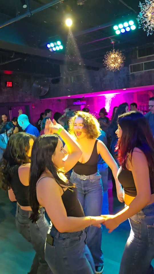 Girls just wanna have fun!! And dance Bachata ππππ